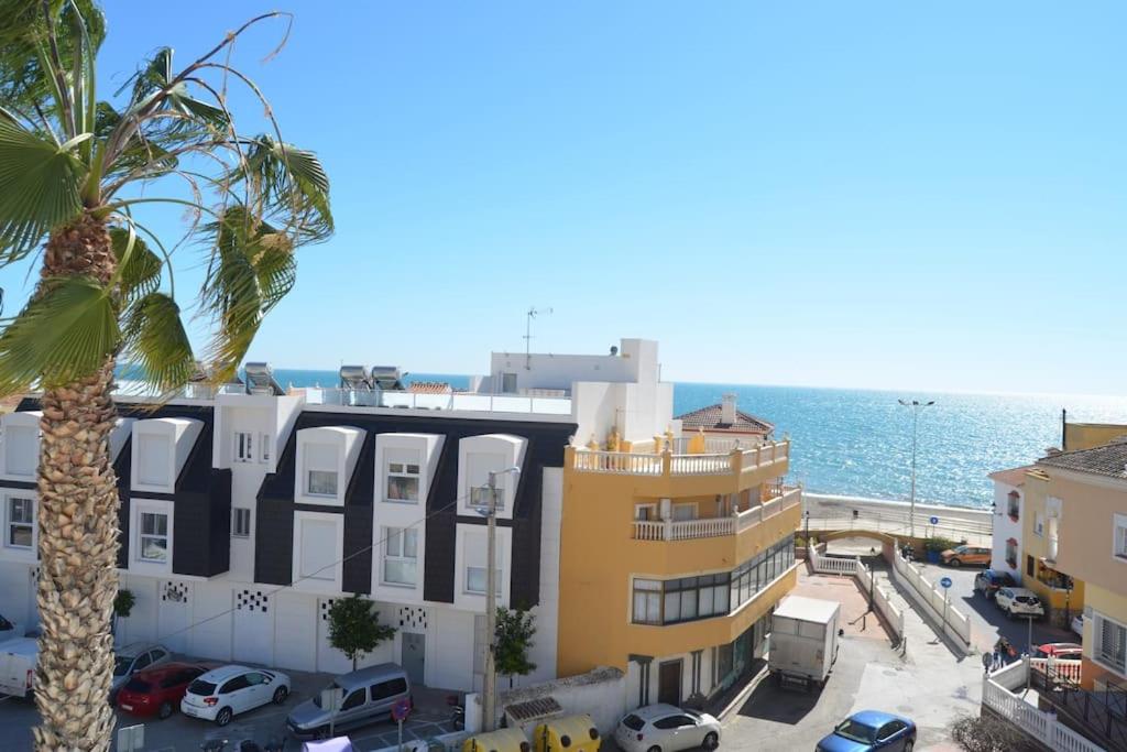 apartamento cala del moral pegado al mar