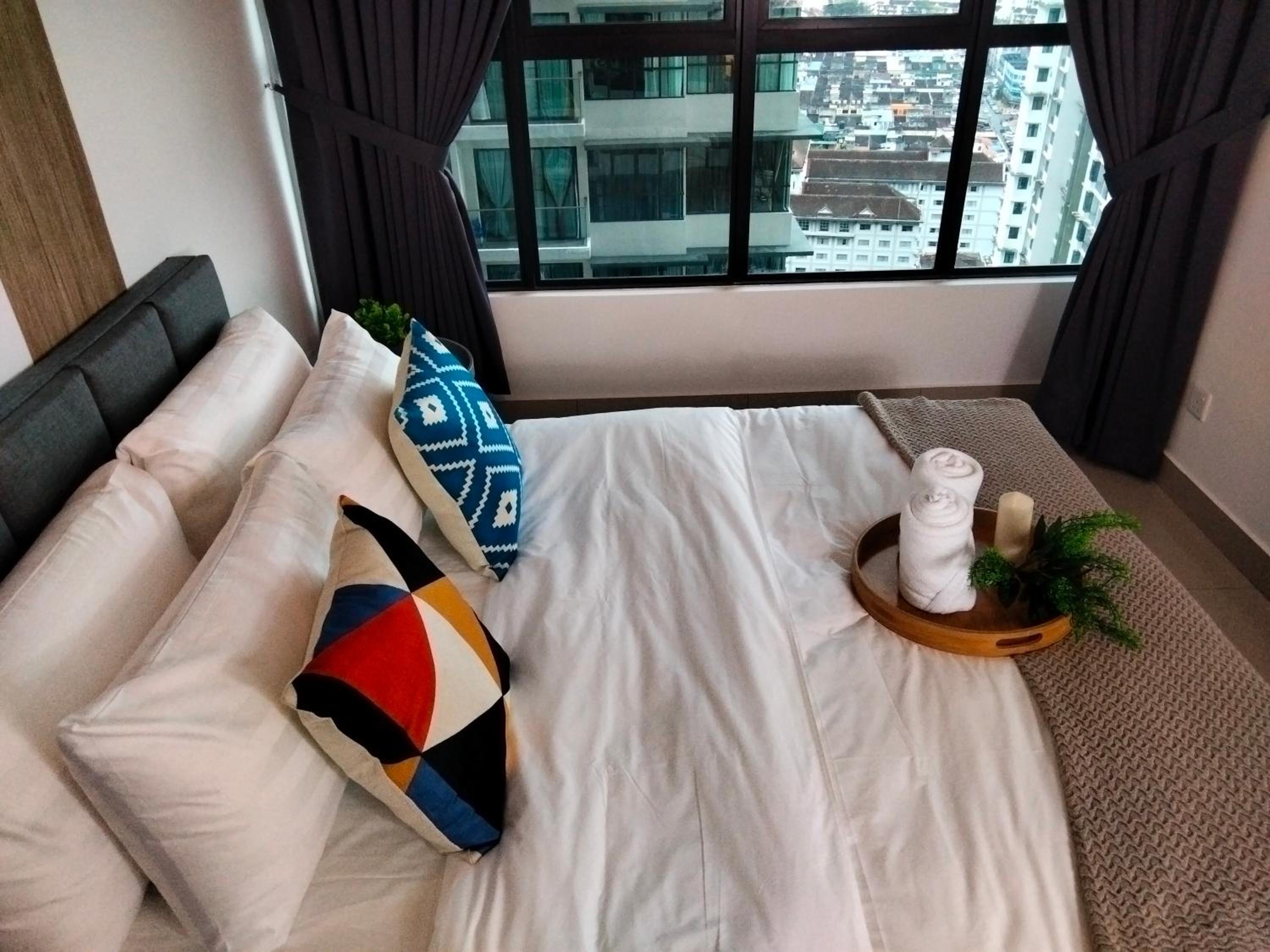 Lav Un Service Suite KL by HomeBrickz