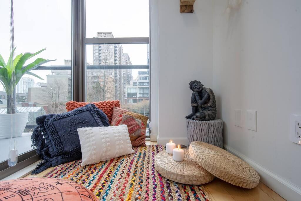 Heart of Downtown King Suite/Parkng/Pool/Gym/Sauna