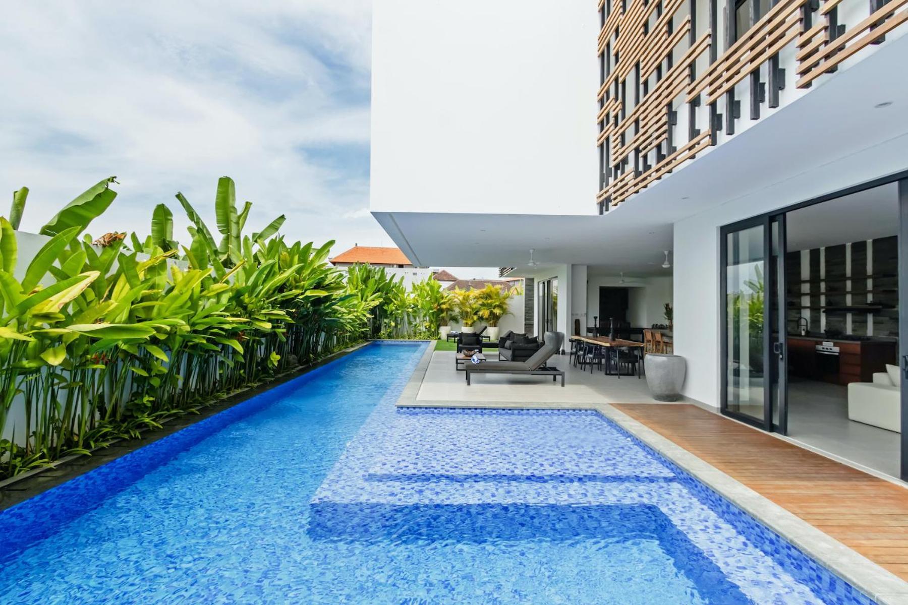 Villa Ze Mar Luxury 4 bed Canggu 700 meters to beach view 2