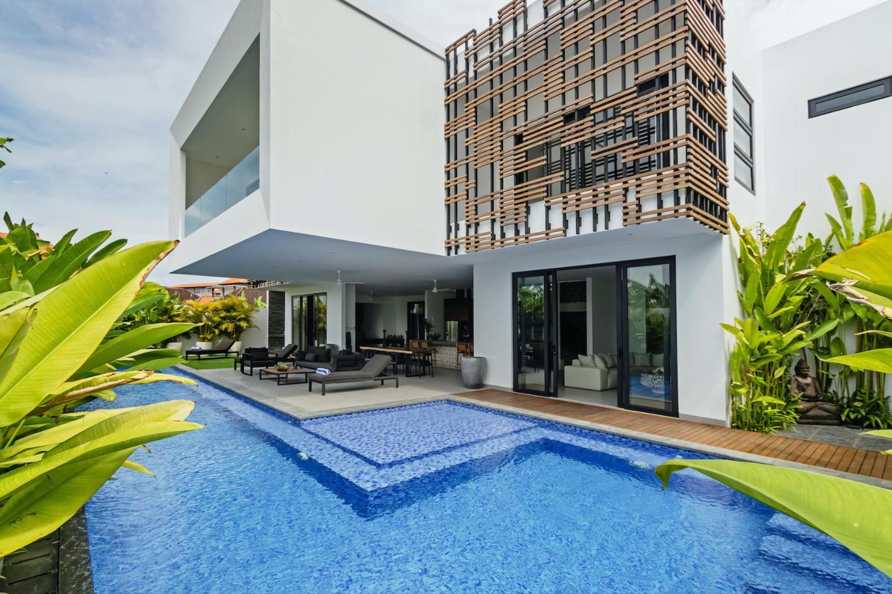 Villa Ze Mar Luxury 4 bed Canggu 700 meters to beach view 3