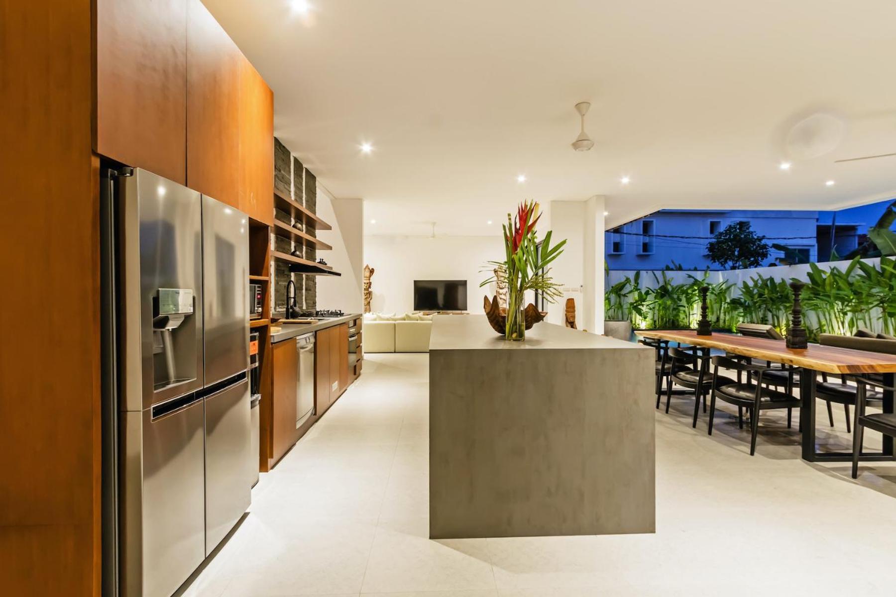 Villa Ze Mar Luxury 4 bed Canggu 700 meters to beach view 5