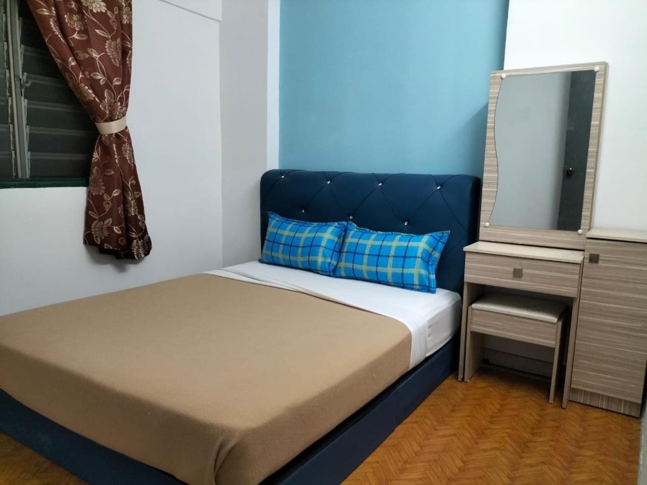 KHAIRUL HOMESTAY PANGSAPURI SUTERA SEBERANG JAYA