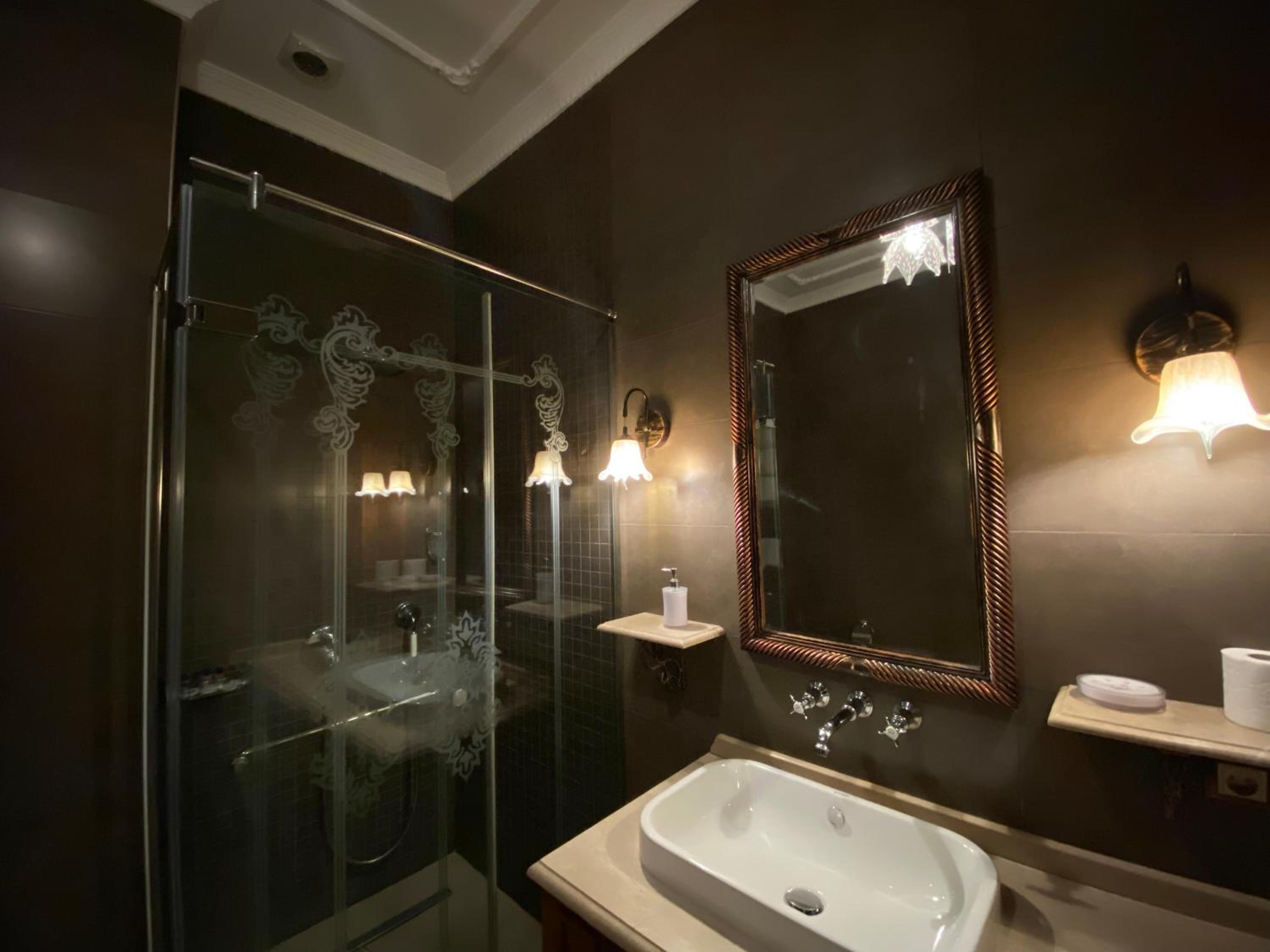 Aslan Residence - Image 130