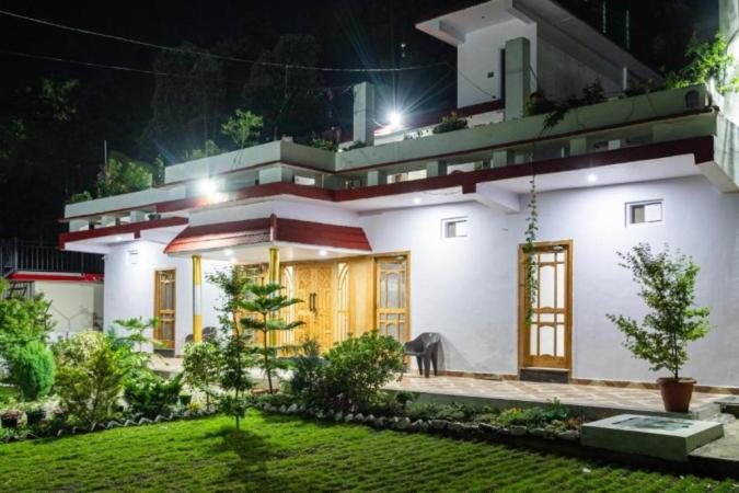 LivingStone Bhimtal Lodge view 4