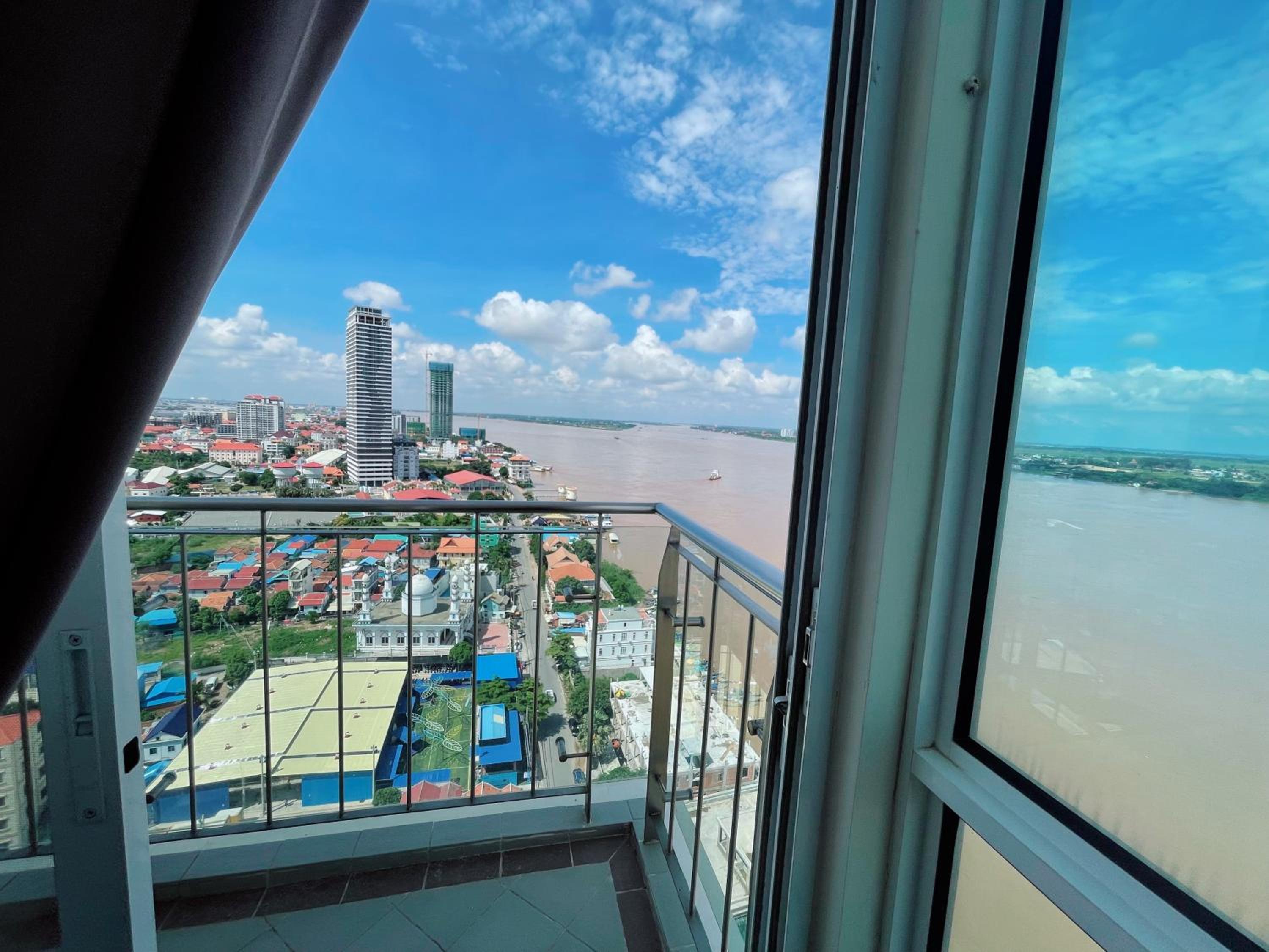 Infinity 28 Hotel and Residence