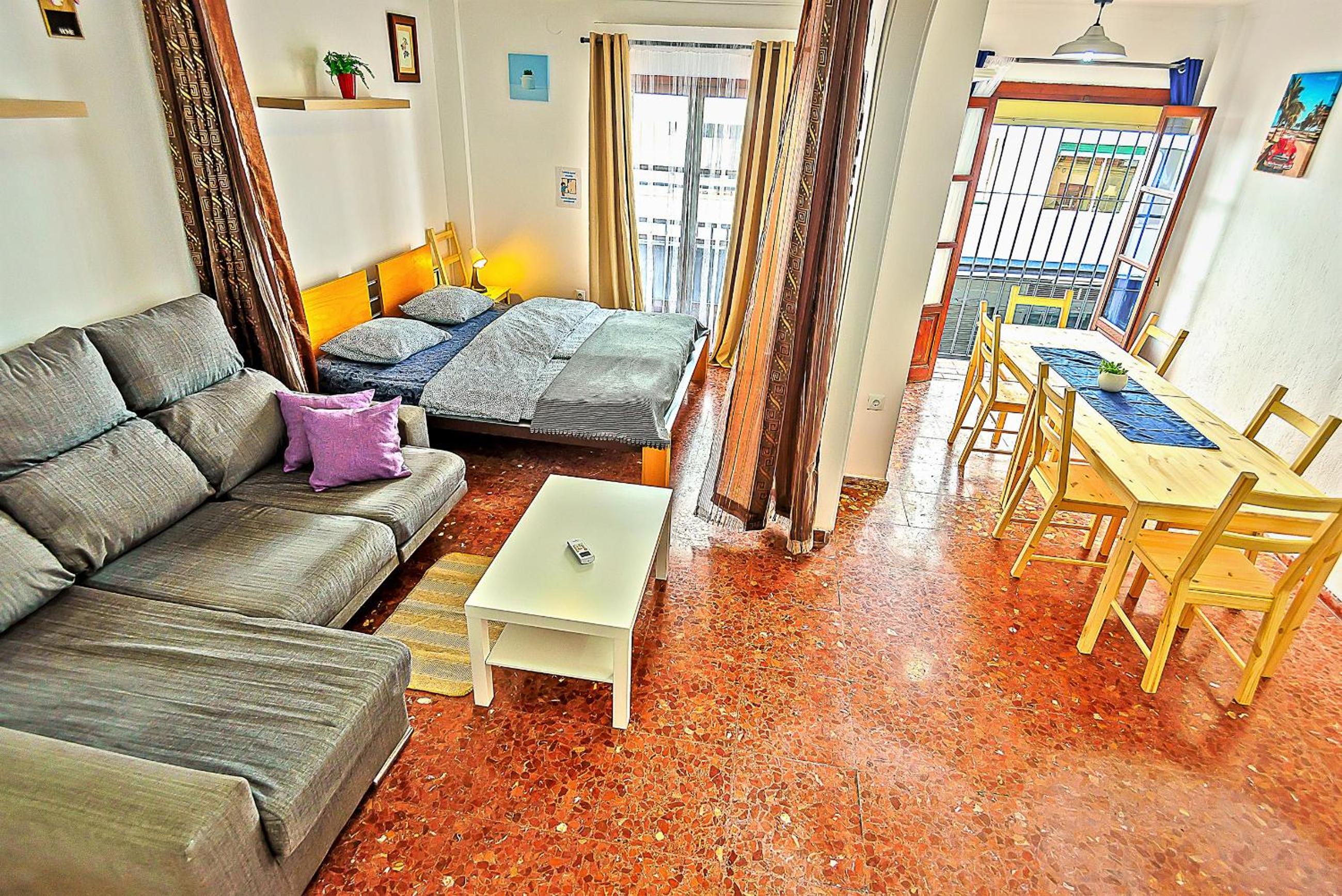 Misericordia Central 4-Bedroom Apartment with Lift