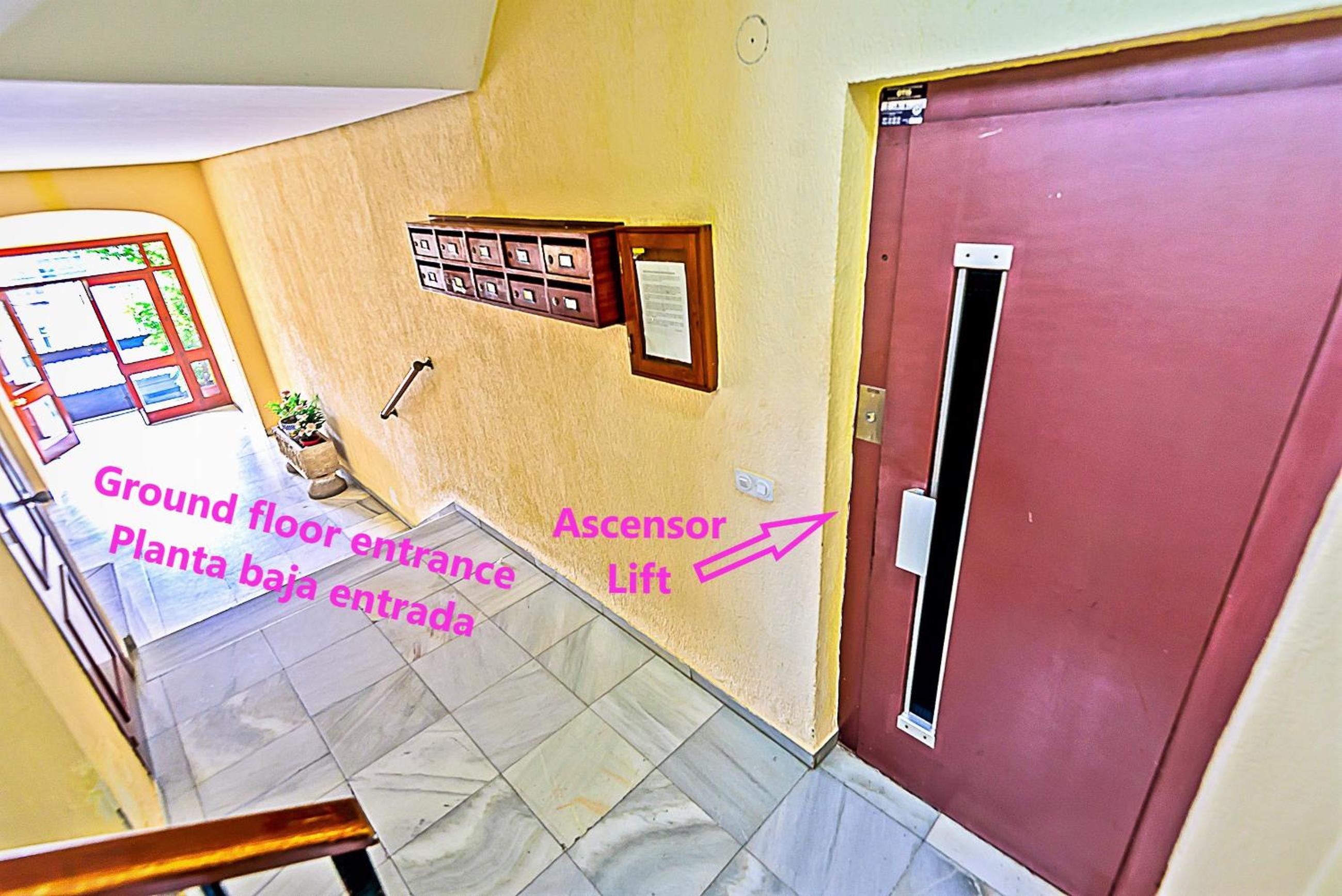 Misericordia Central 4-Bedroom Apartment with Lift