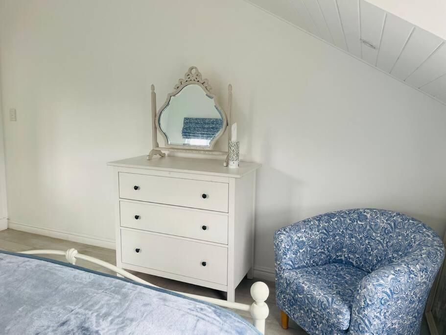 Quaint Gowrie Village Apartment