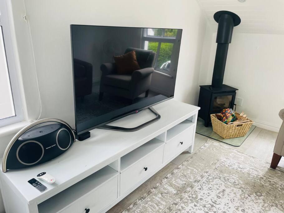 Quaint Gowrie Village Apartment