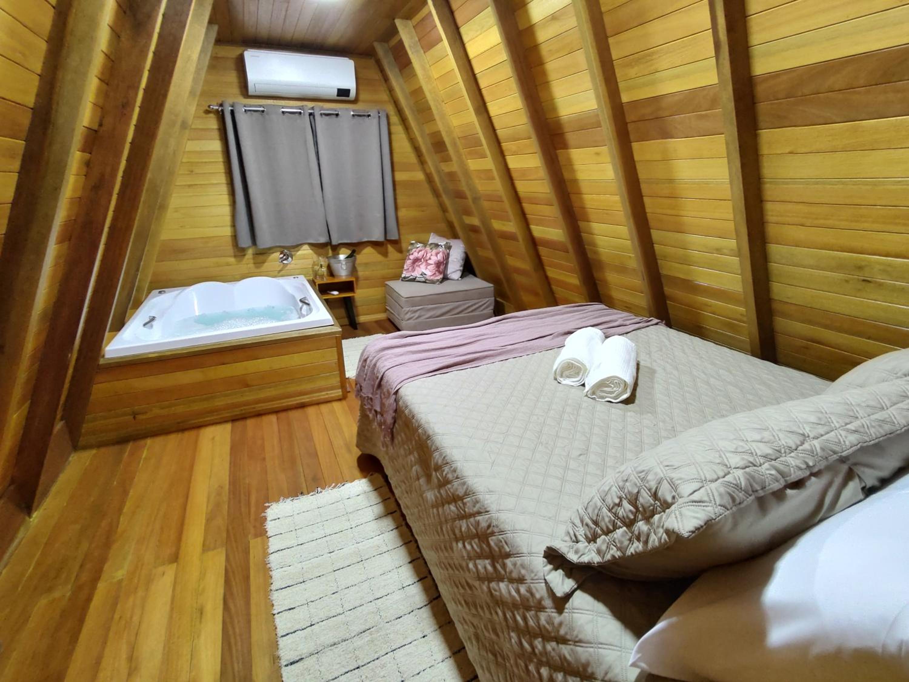 Chalé Magia das Hortênsias, relaxe na hidromassagem!