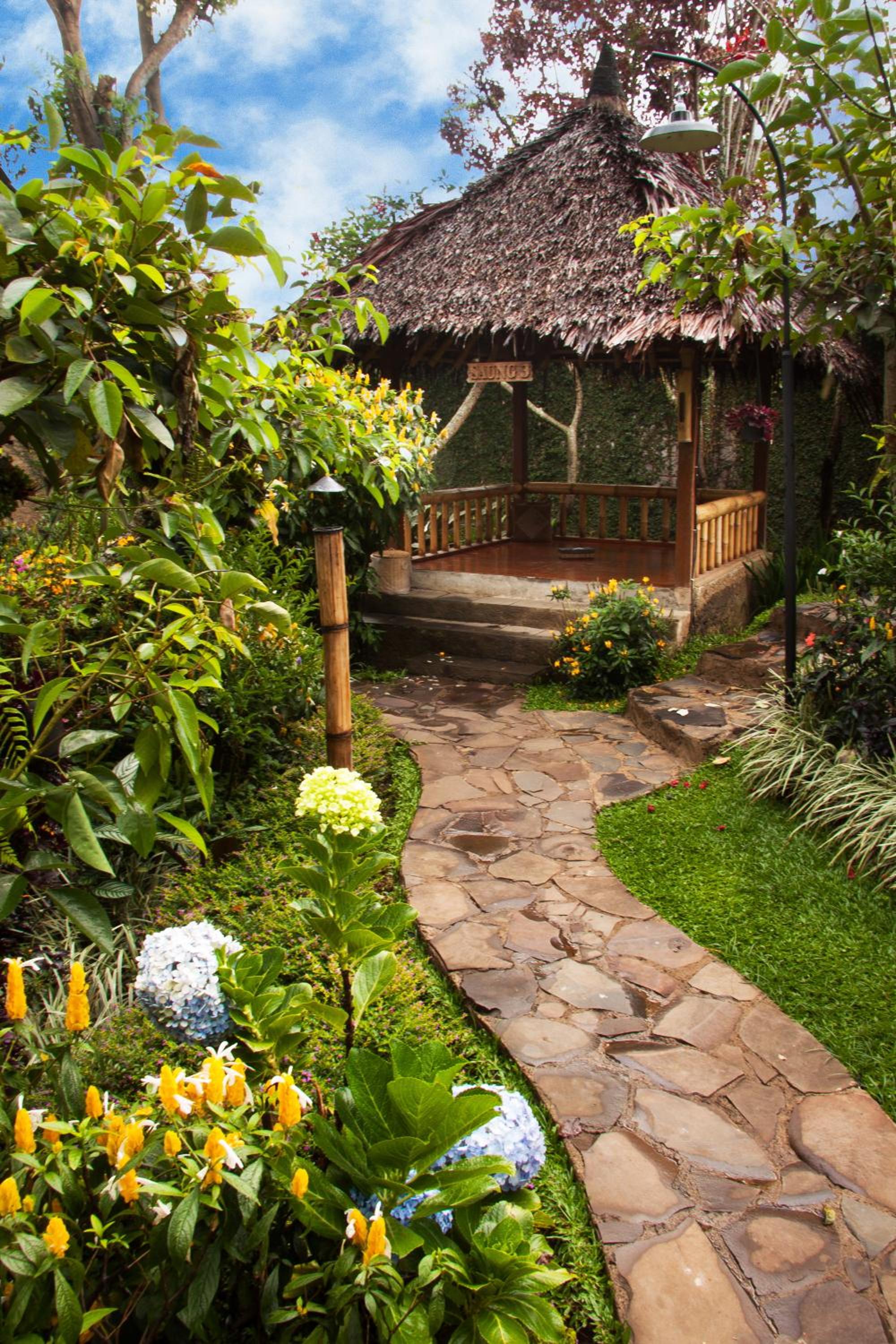 Kampung Sampireun Resort & Spa