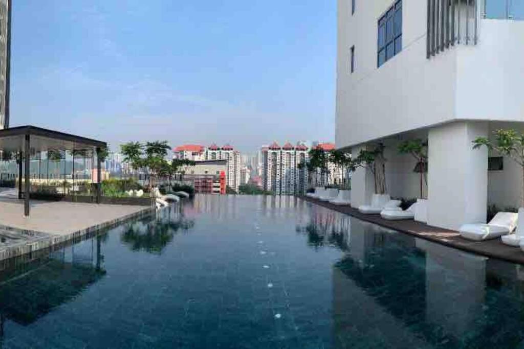 Mid Valley - Vivo Residence Center Of KL 6-8Pax