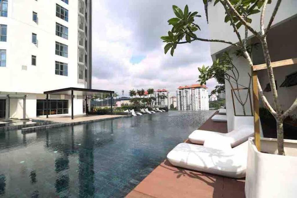 Mid Valley - Vivo Residence Center Of KL 6-8Pax