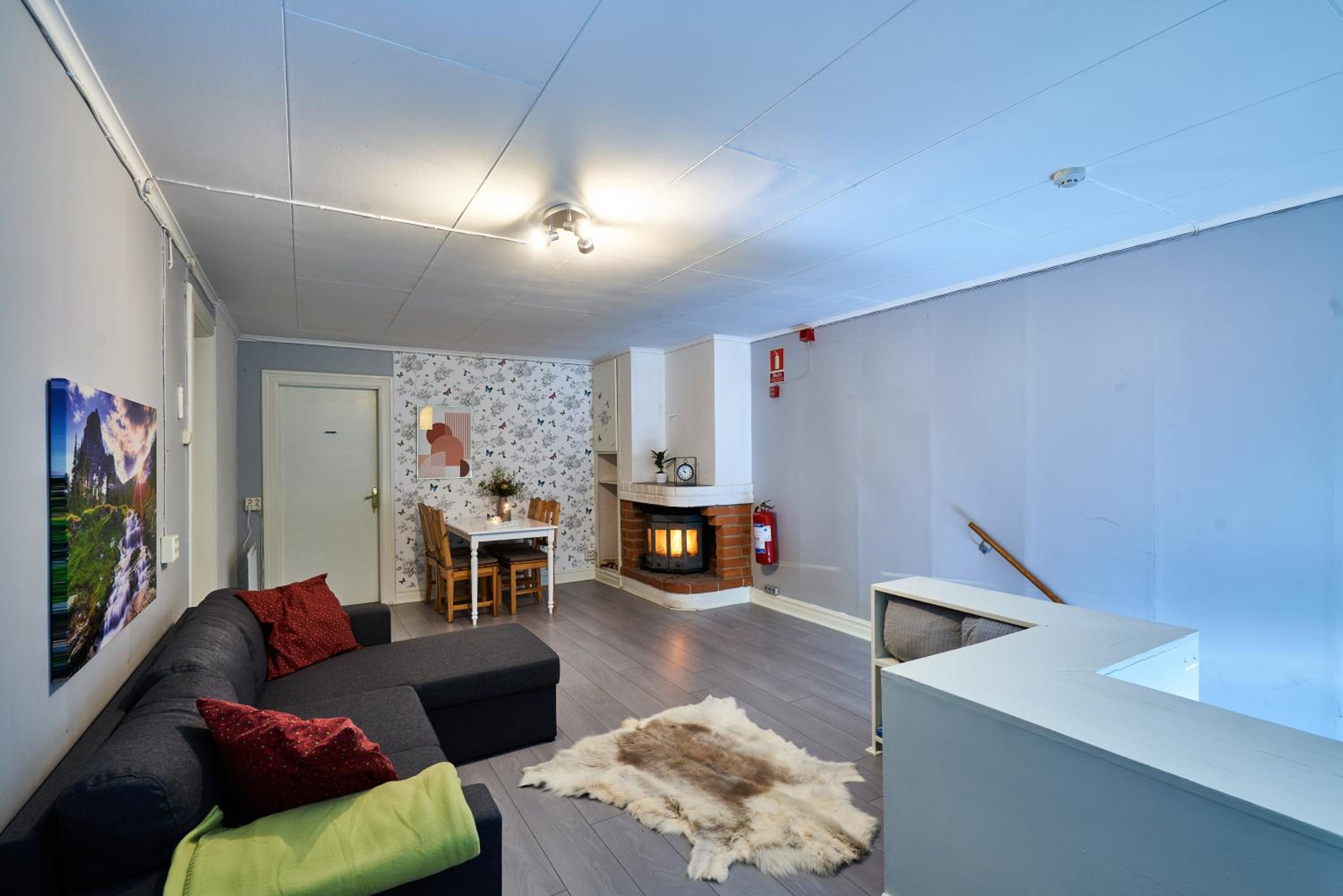 Hovra Vandrarhem B&B