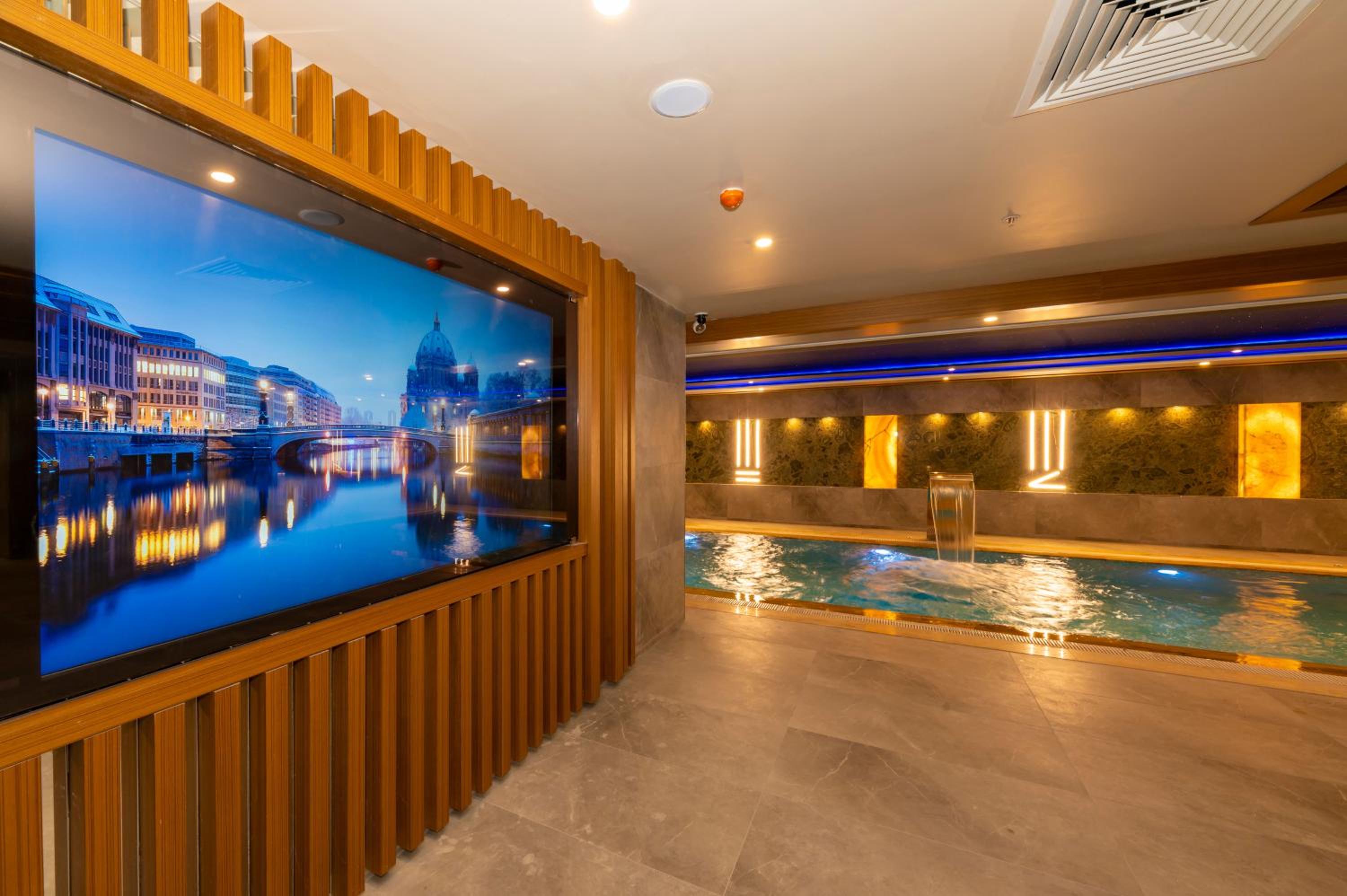 Ramada By Wyndham Istanbul Pera Taksim - Image 216