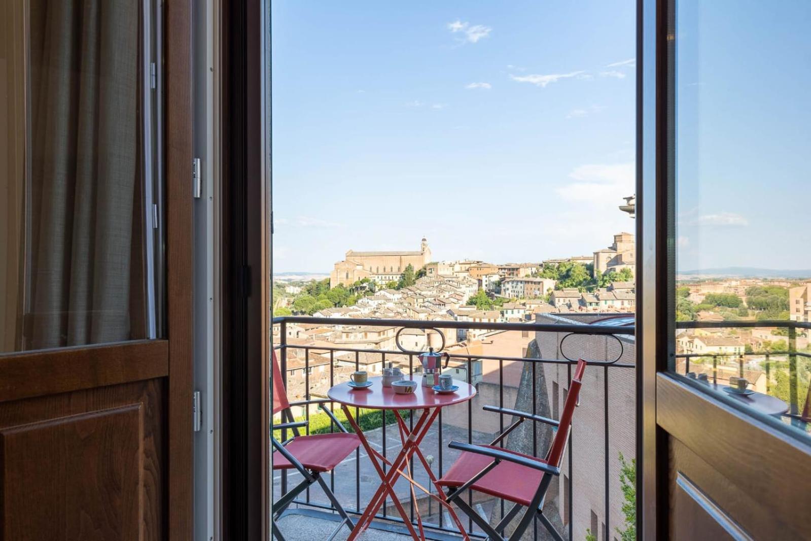 Siena Historic Center Stylish Flat with Balcony! photo 2