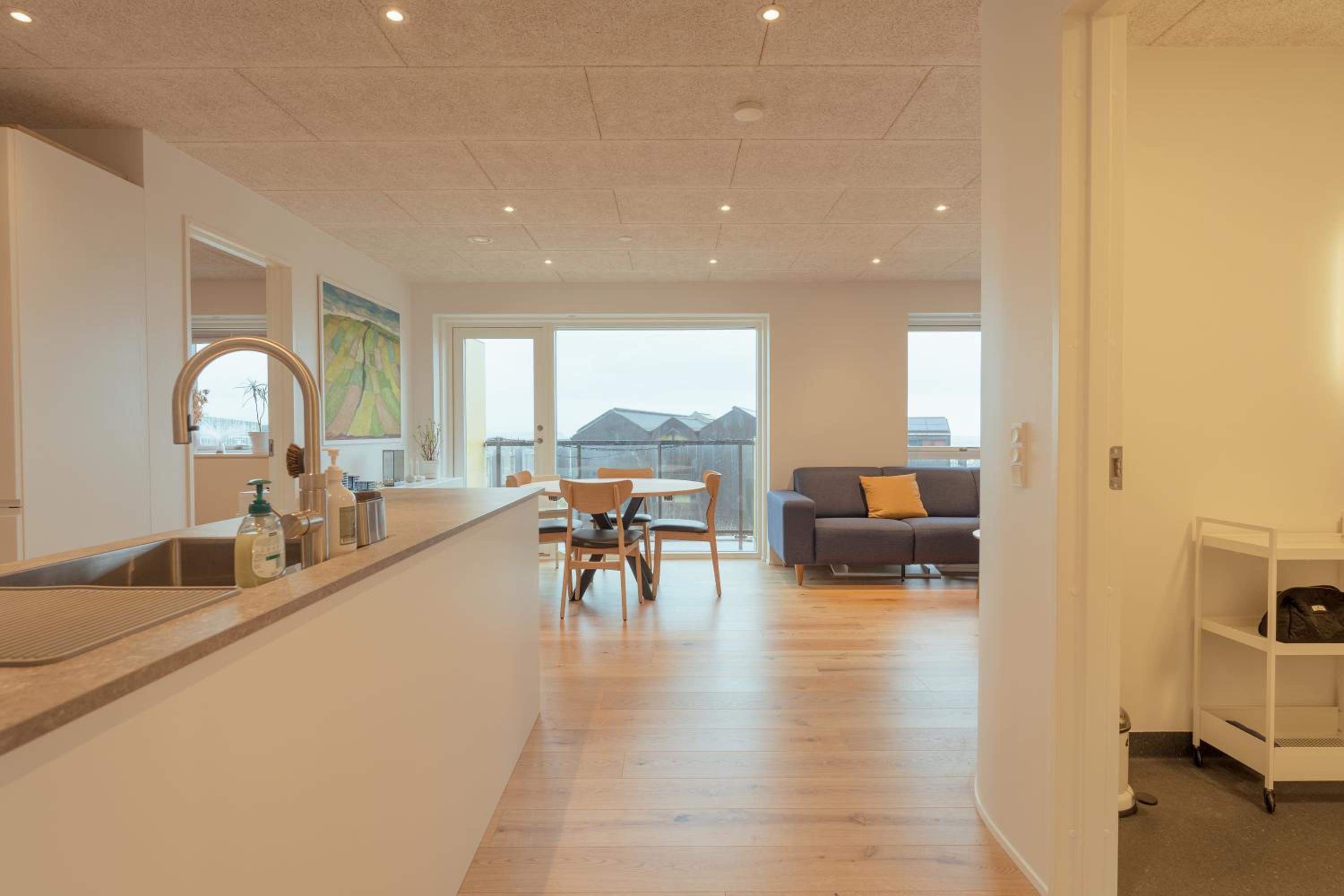 Bright 2BR apartment, great view view 4