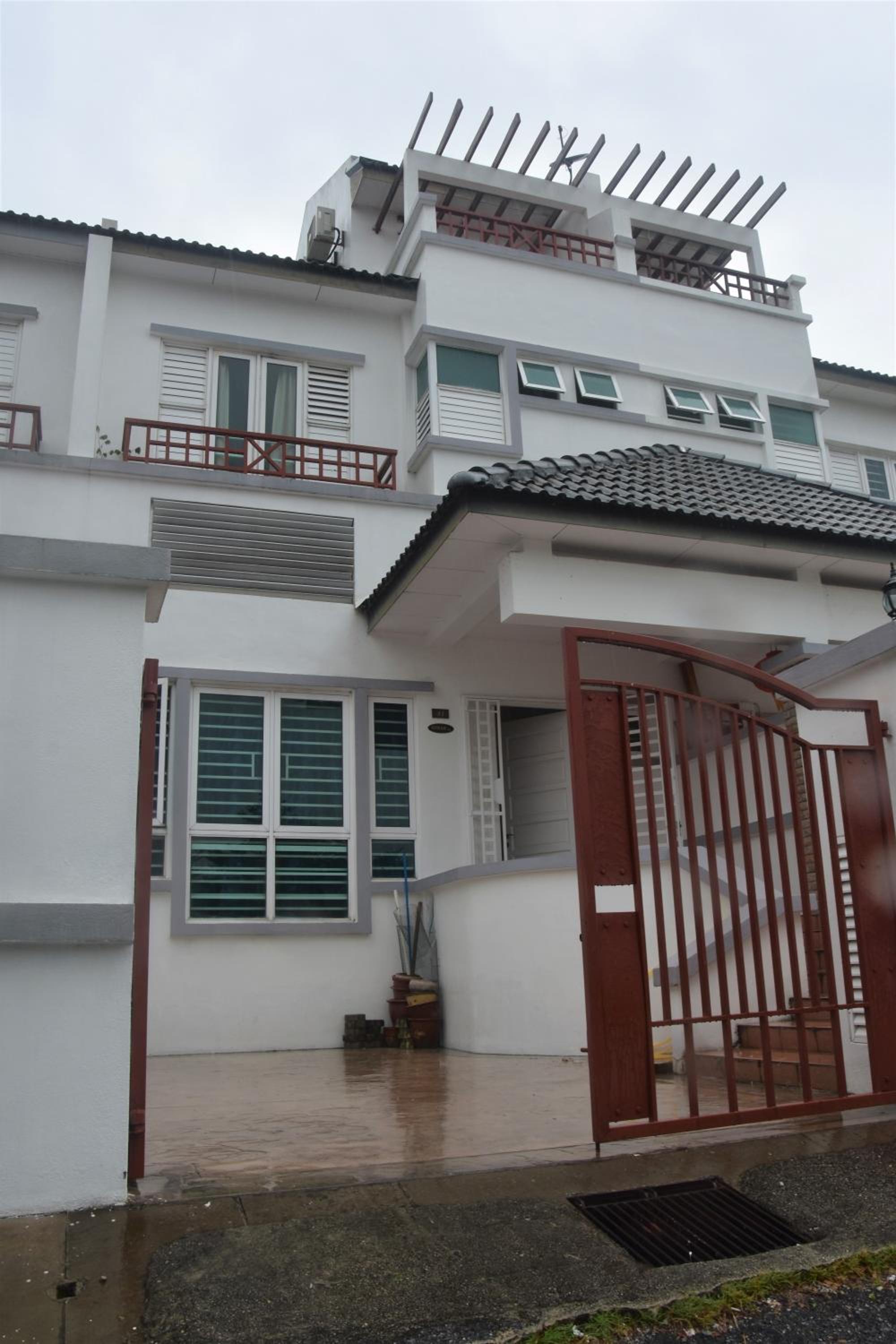 Hotel Nimah Seaview Homestay - Image 1