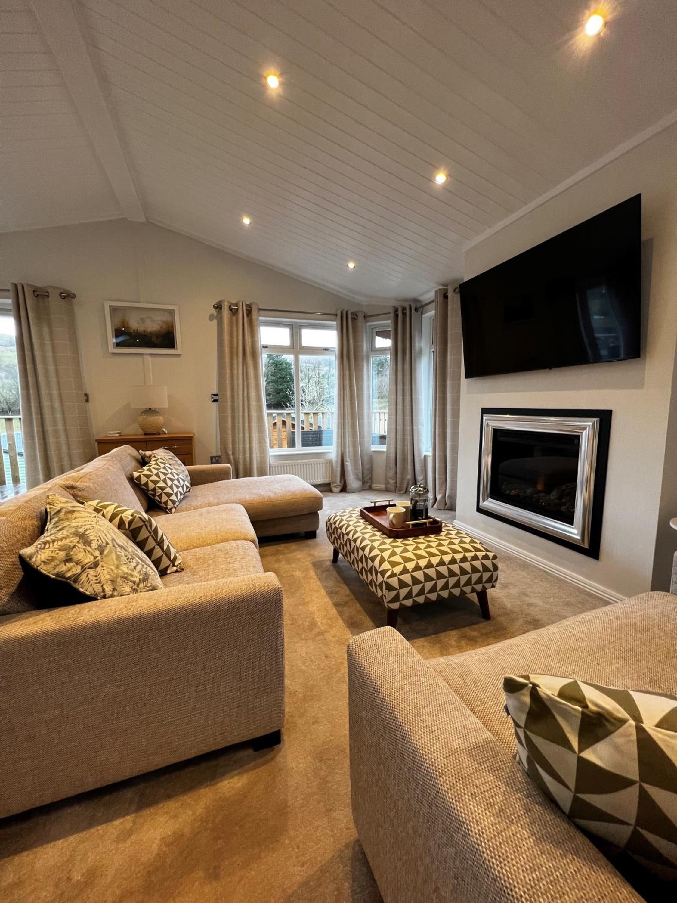 Lowena Lodge