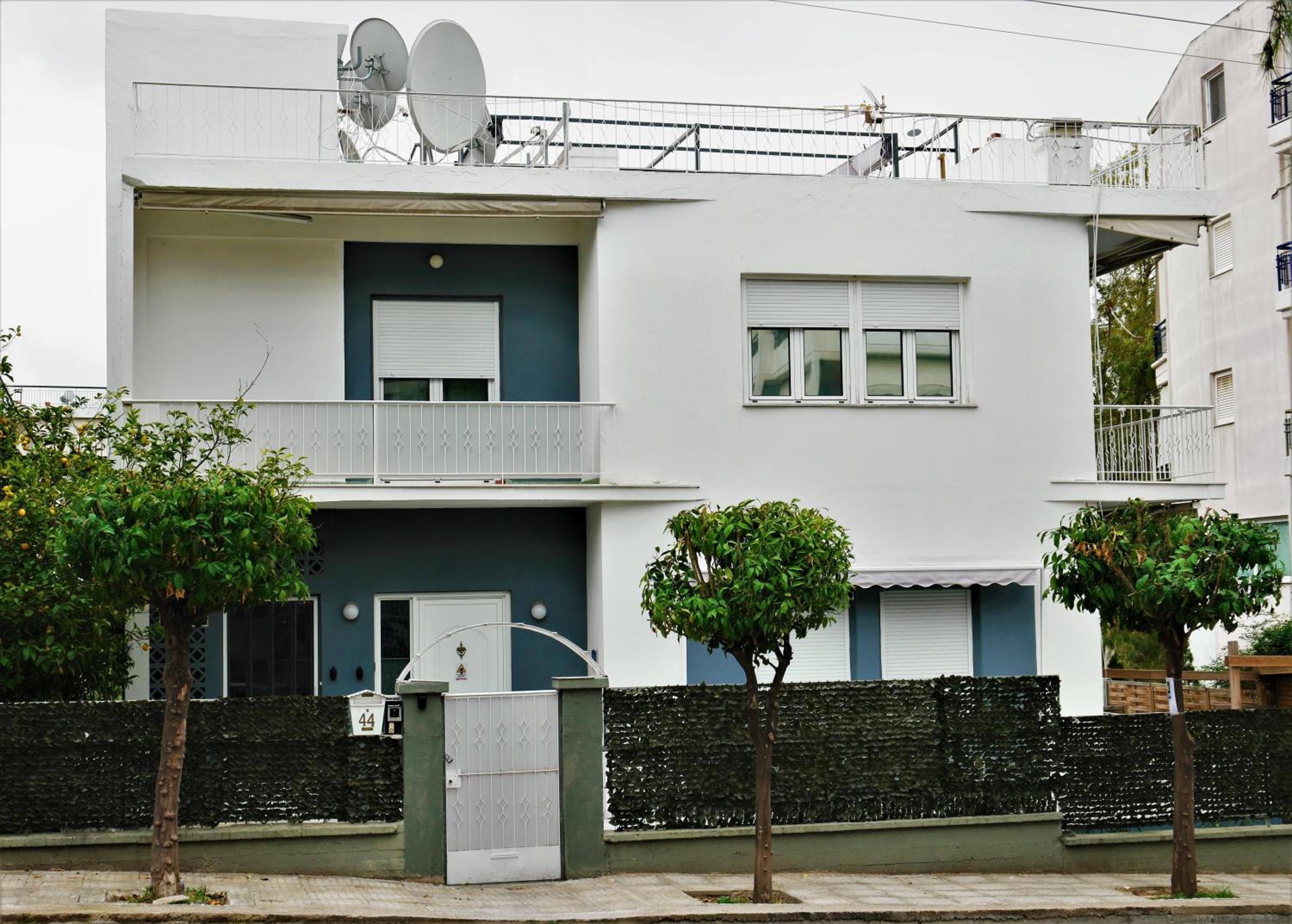 Zefyros Super Cool Apartments next to Alimos Riviera