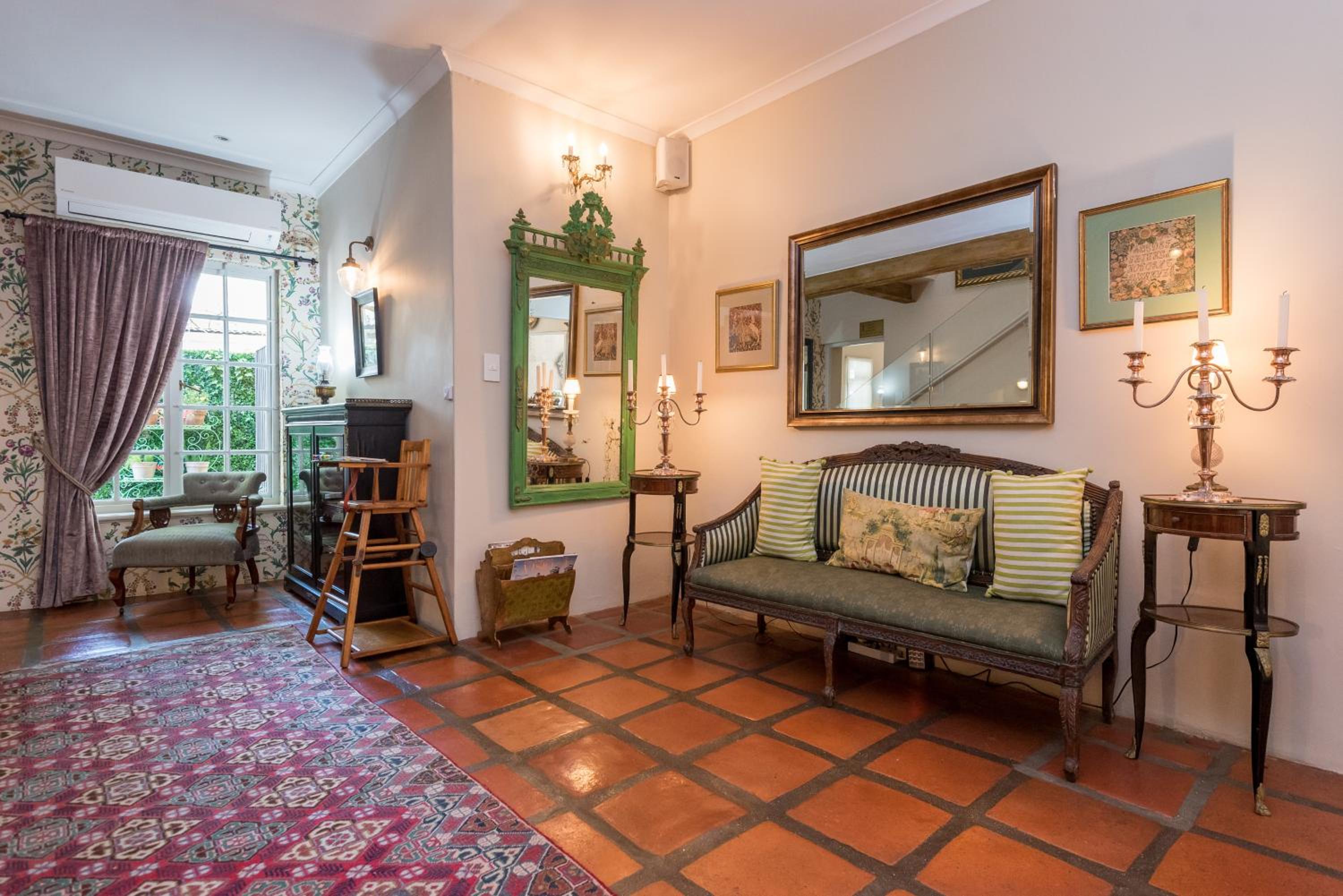Baruch Guesthouse on Lovell