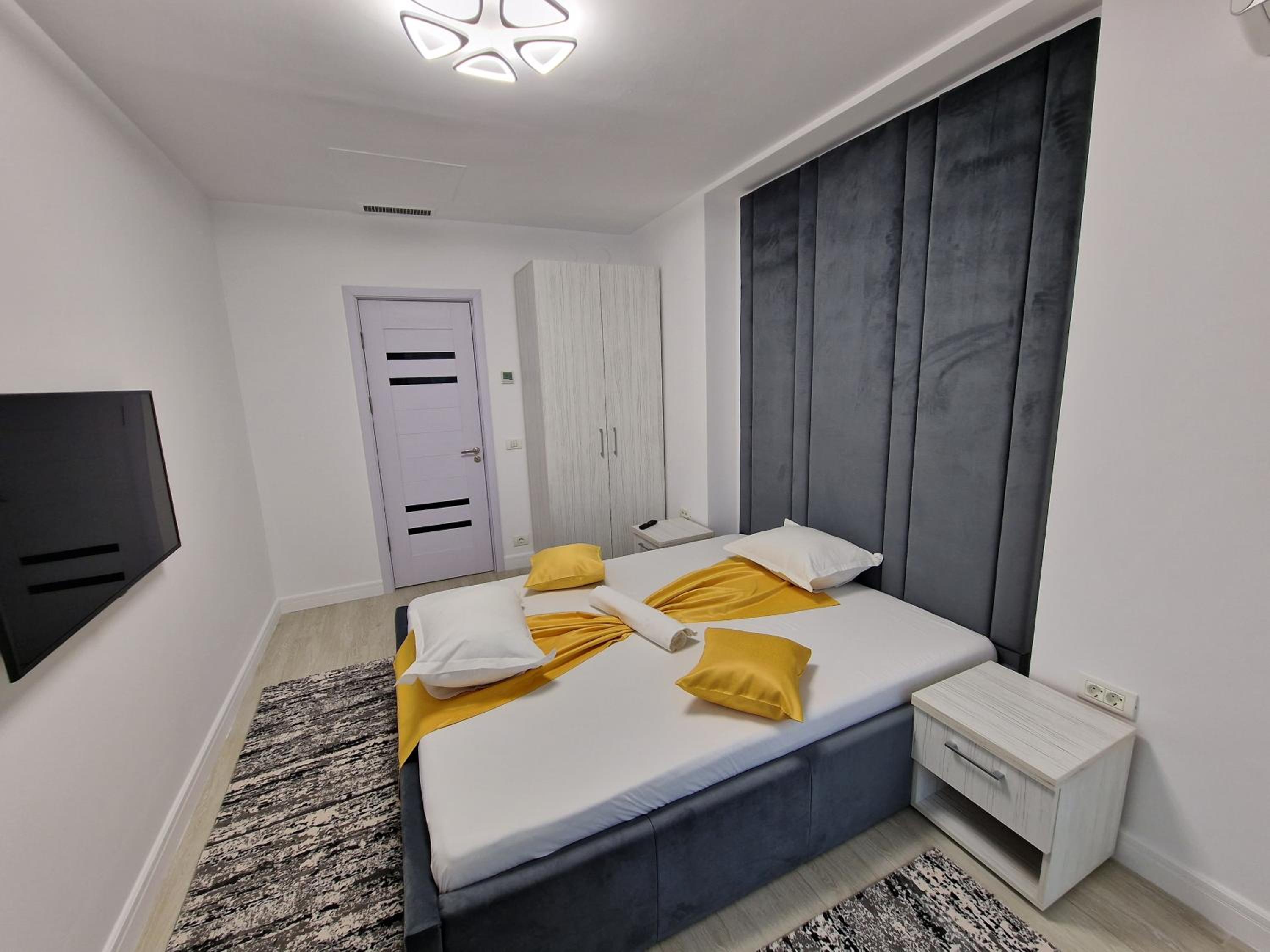 Yza Mamaia Corallia