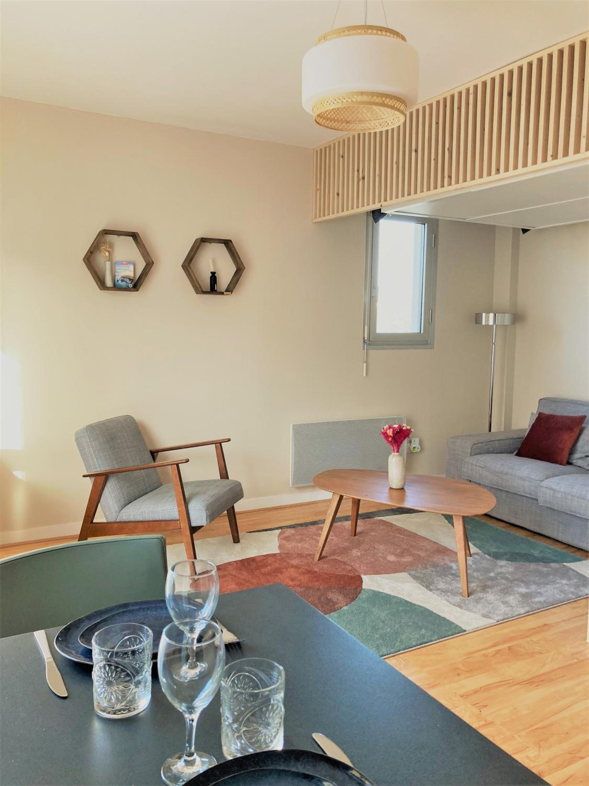Studio proche plage balcon et parking