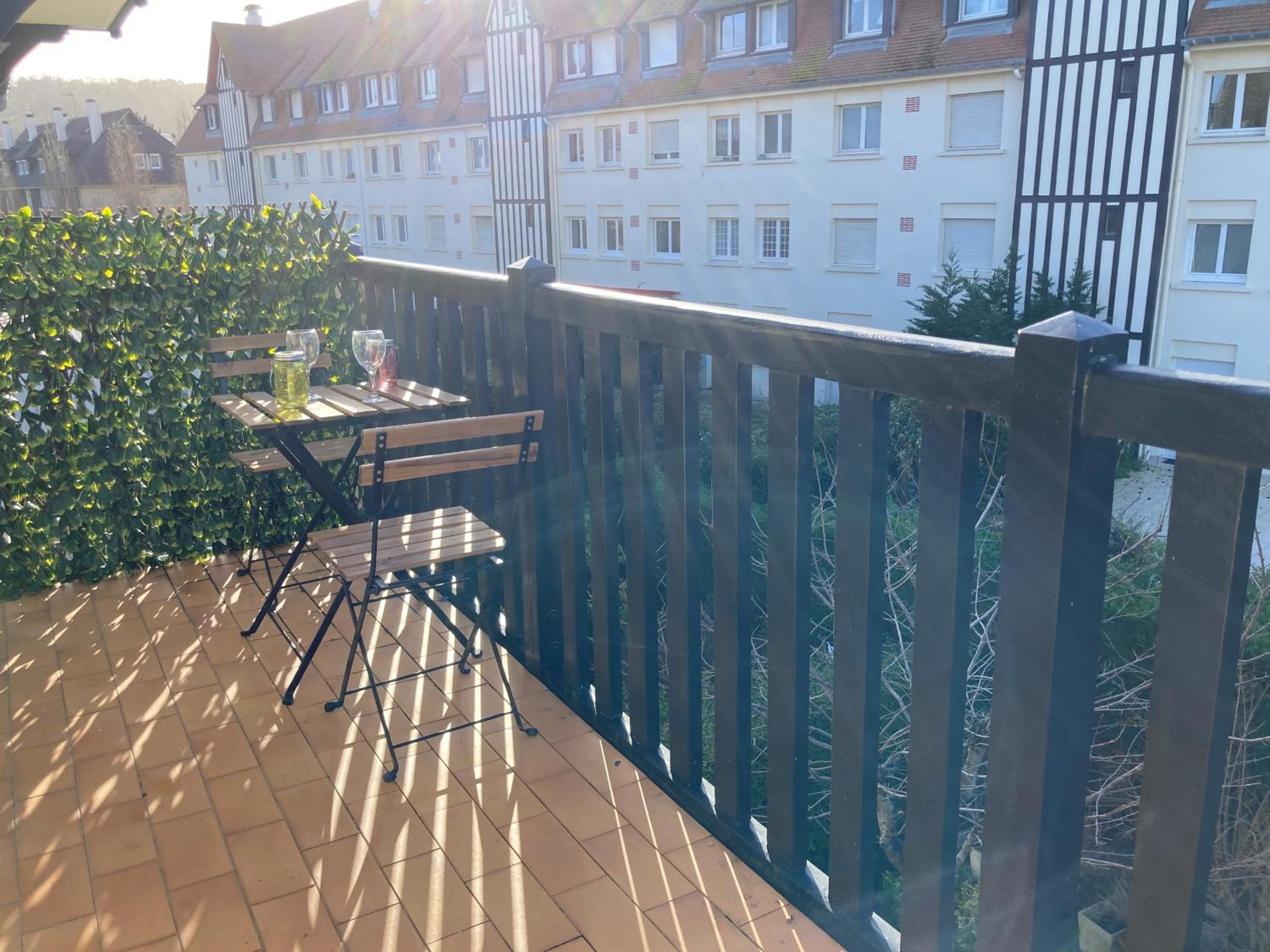 Studio proche plage balcon et parking