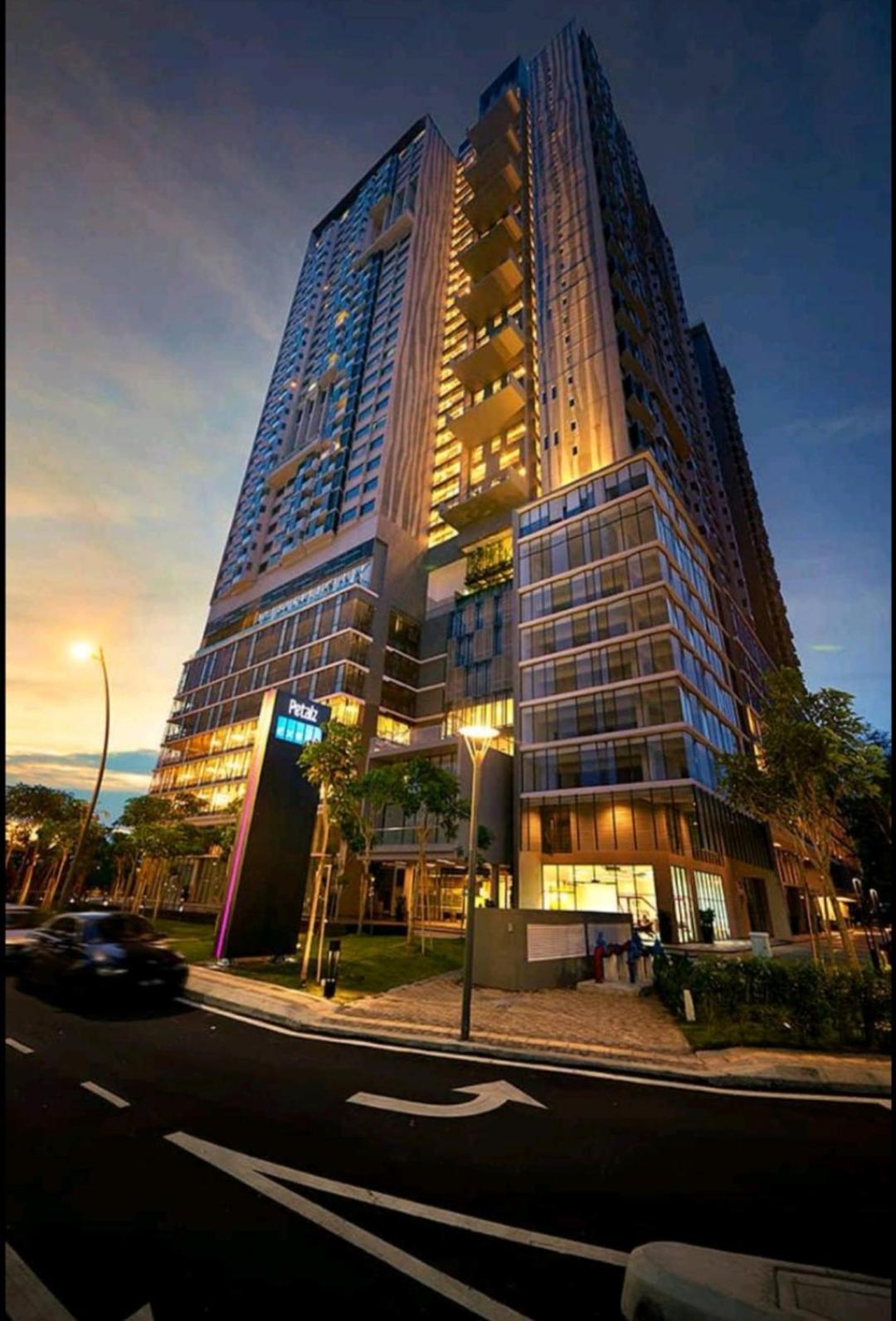 Petalz Luxury Suite 10Pax MID VALLEY OLD KLANG ROAD OUG KLANG LAMA KL