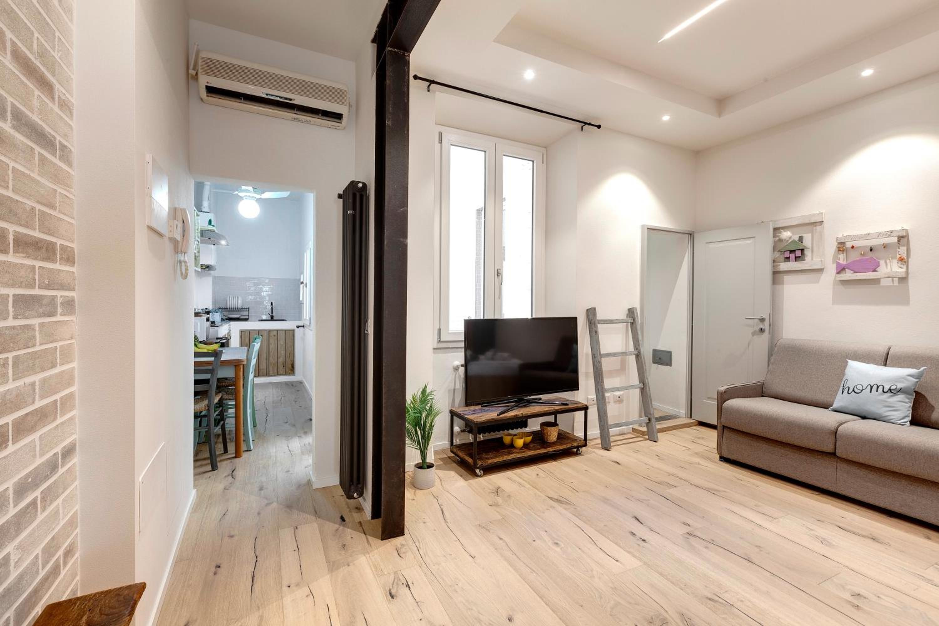 Isidora Apartment by Mamo Florence