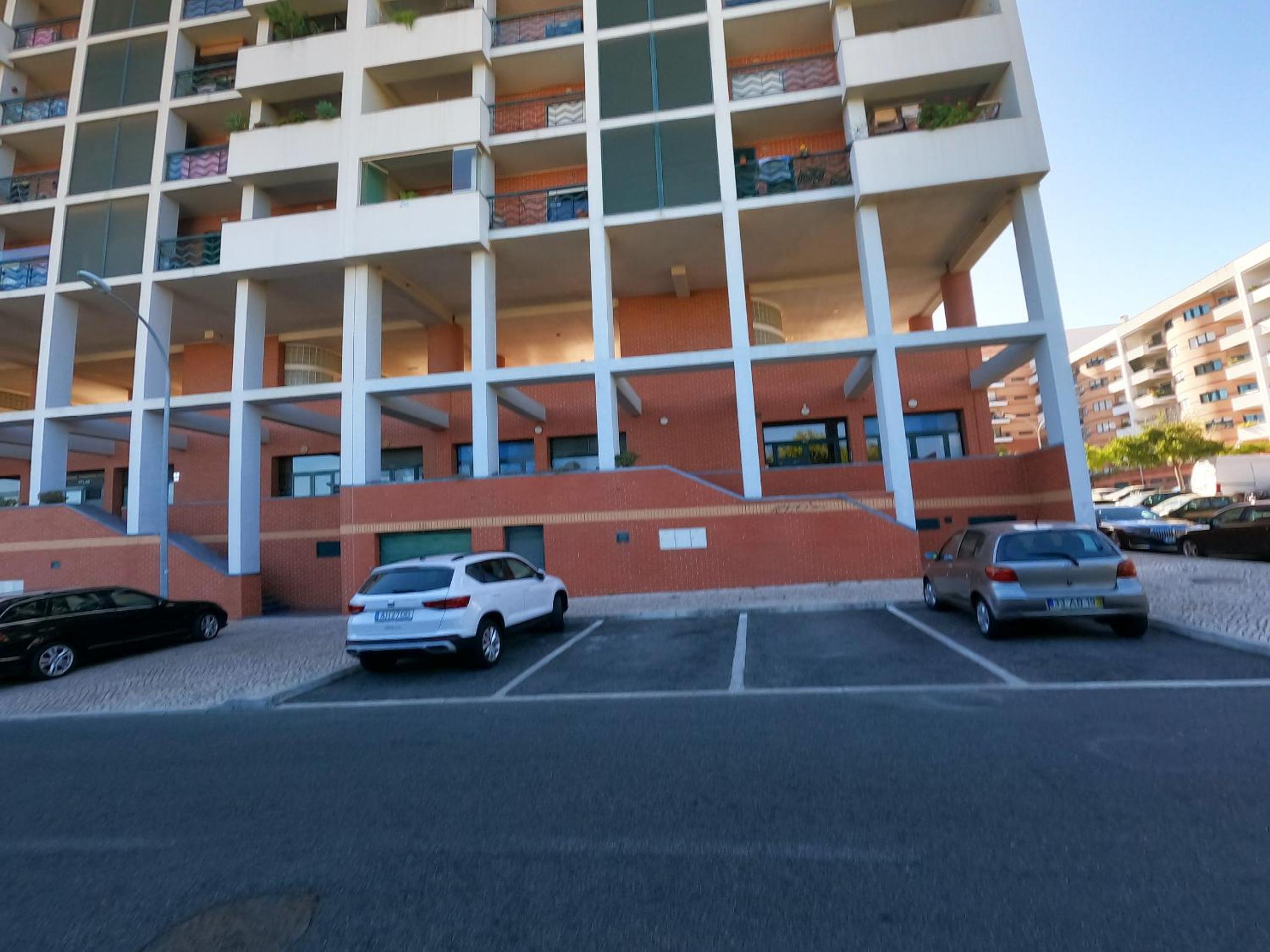 Lisbon 2 bedroom apartment with balcony in Algés view 2