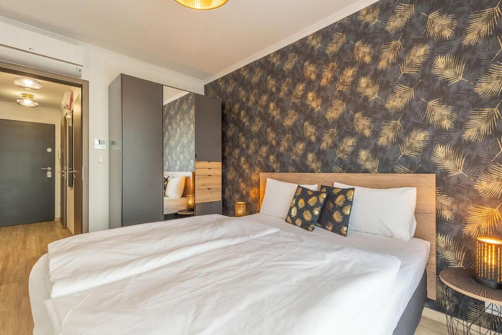 Gold Mandala Apartman Siófok By BLTN view 5