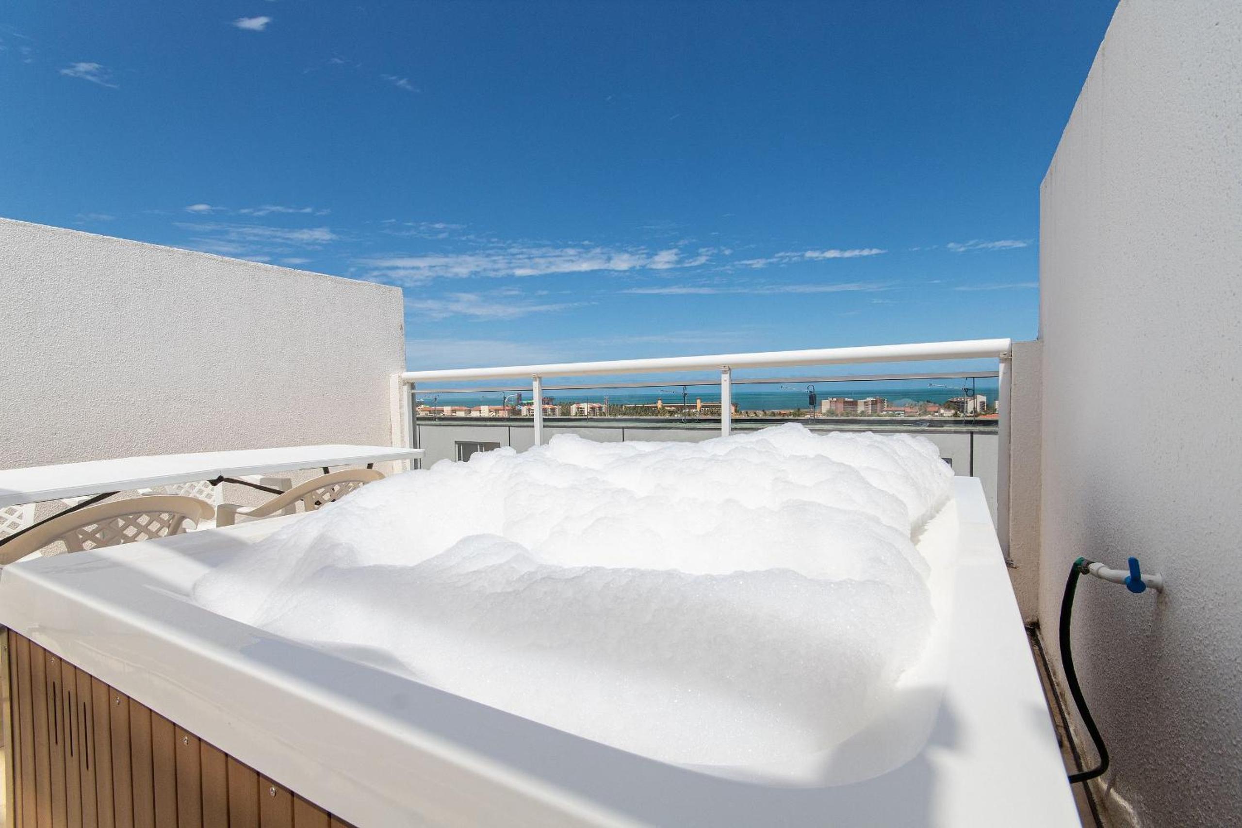 Beach Townhouses #C06 - With Jacuzzi by Carpediem