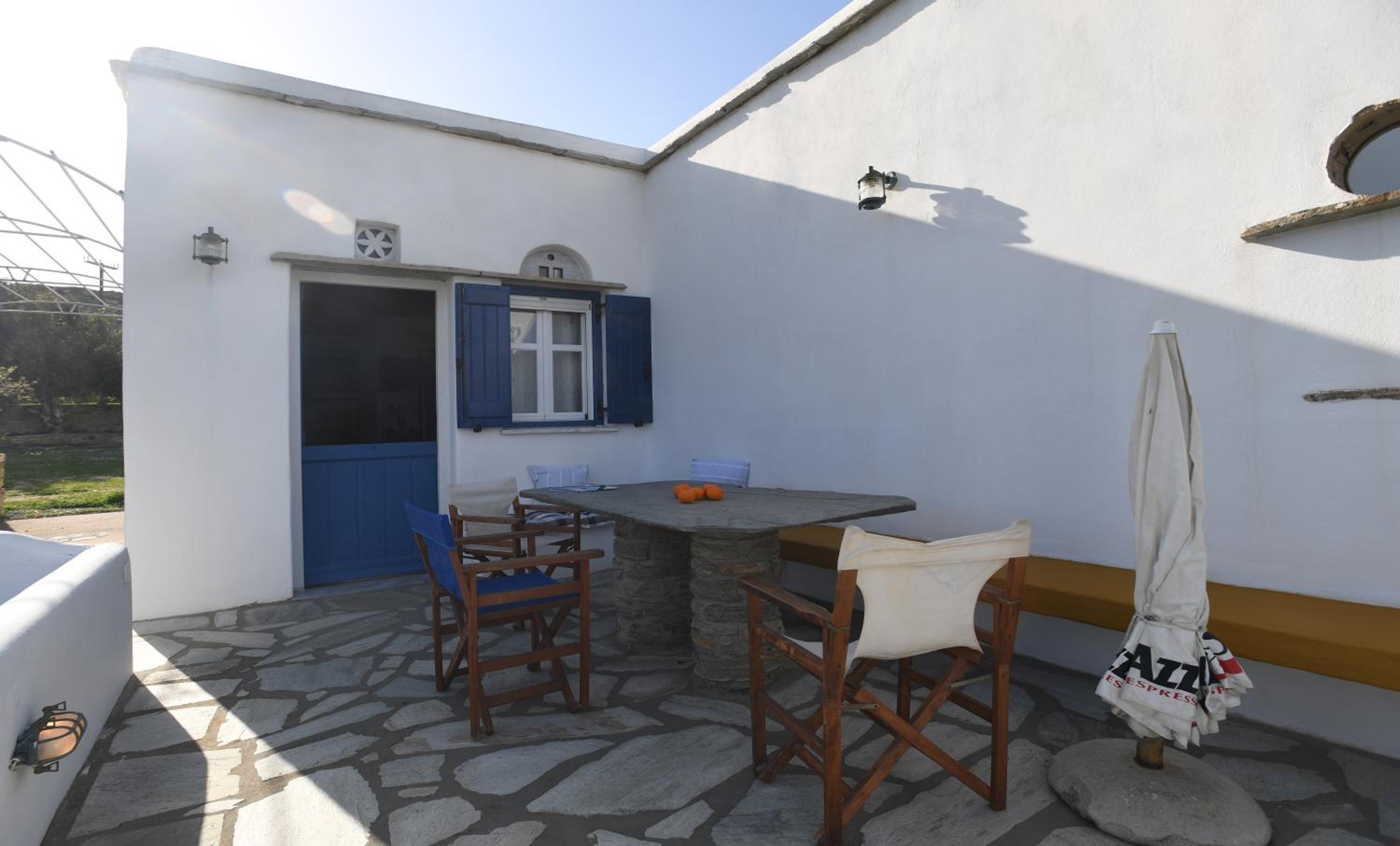 Lovely Studio Apartment For 2 Ppl In Tinos view 4
