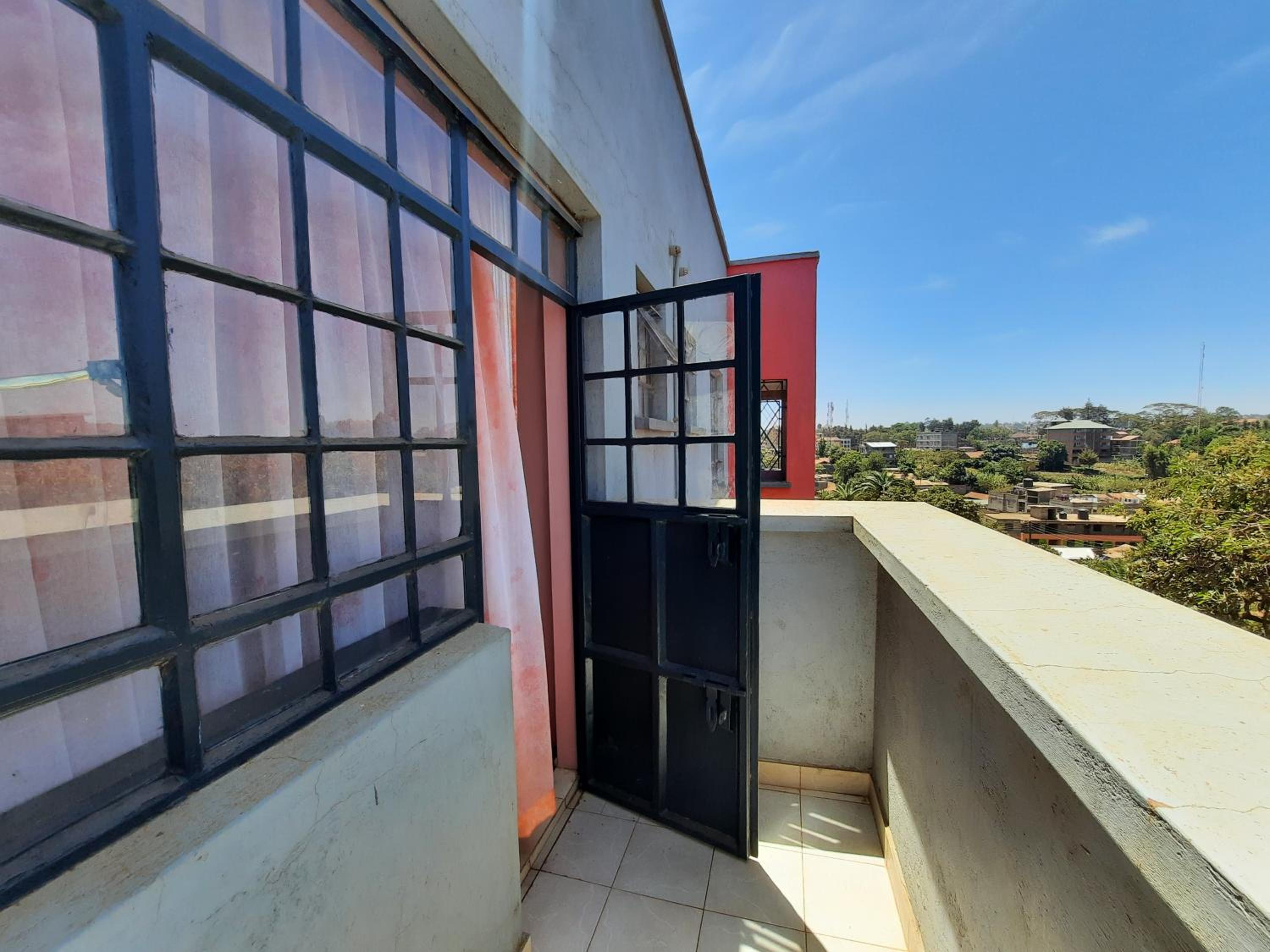 Pine Residency w Secure Parking, Wifi, Netflix & Rooftop Views view 3