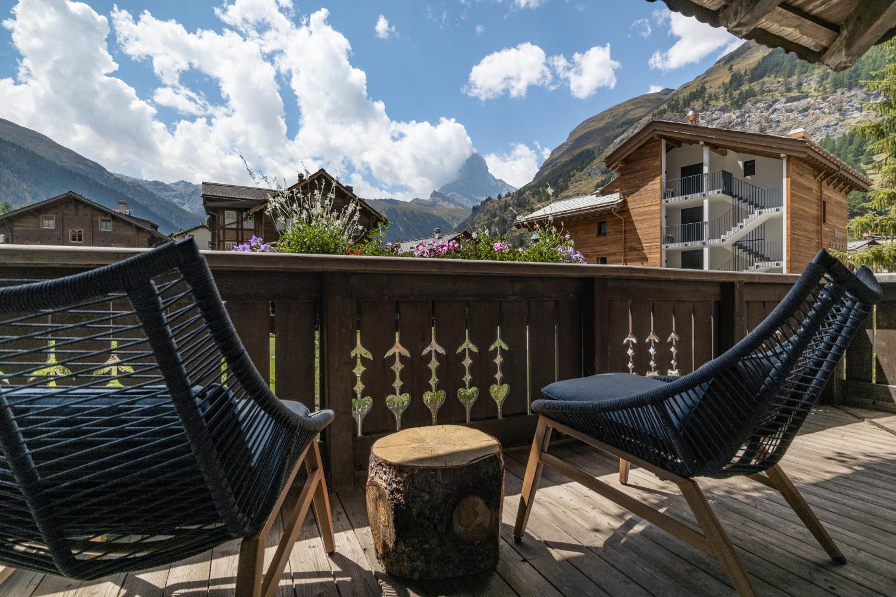 Village Apartment with Matterhorn View view 5