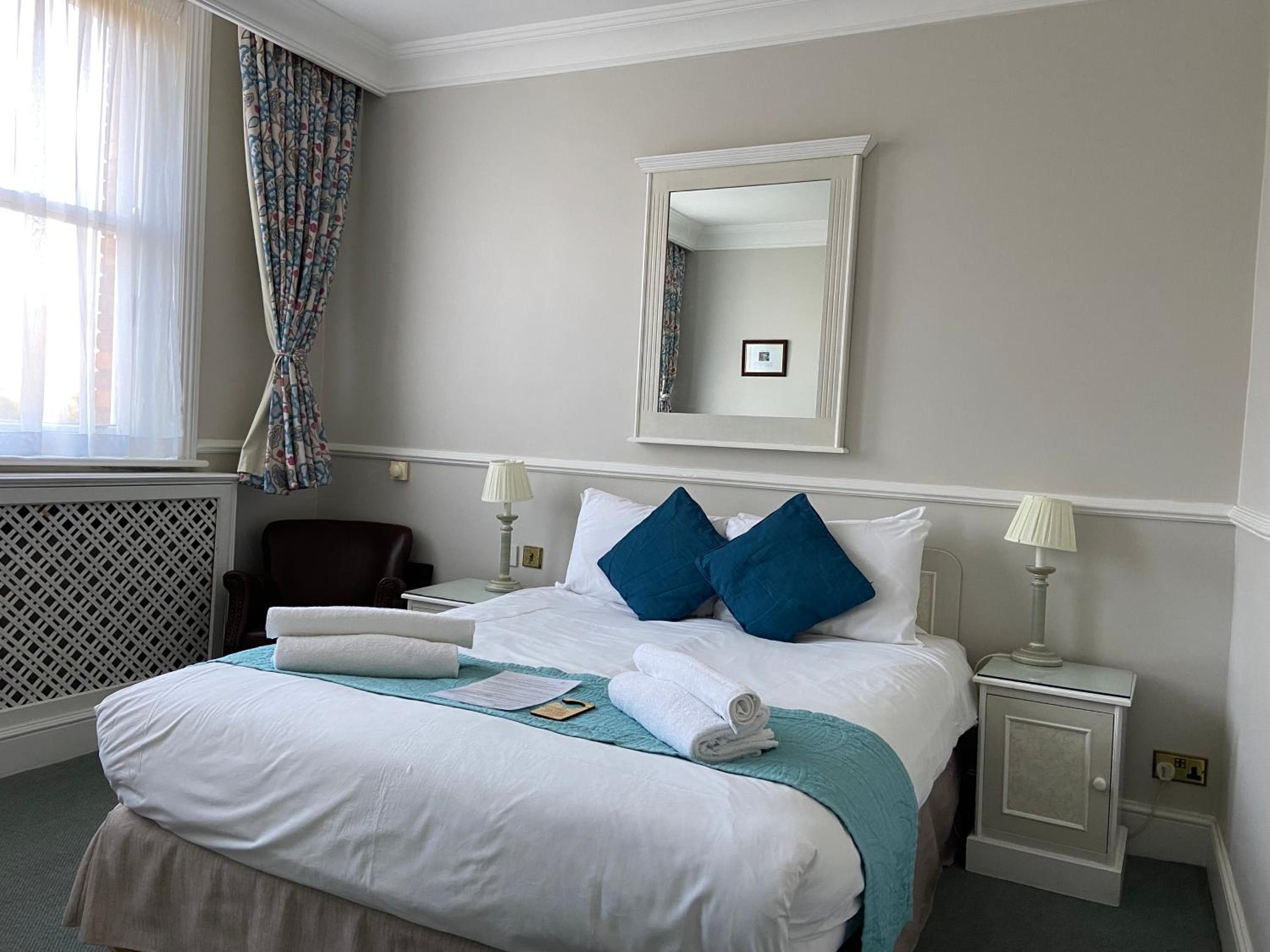 Oxford Vacations - St Margaret's Hotel - Property Image 1