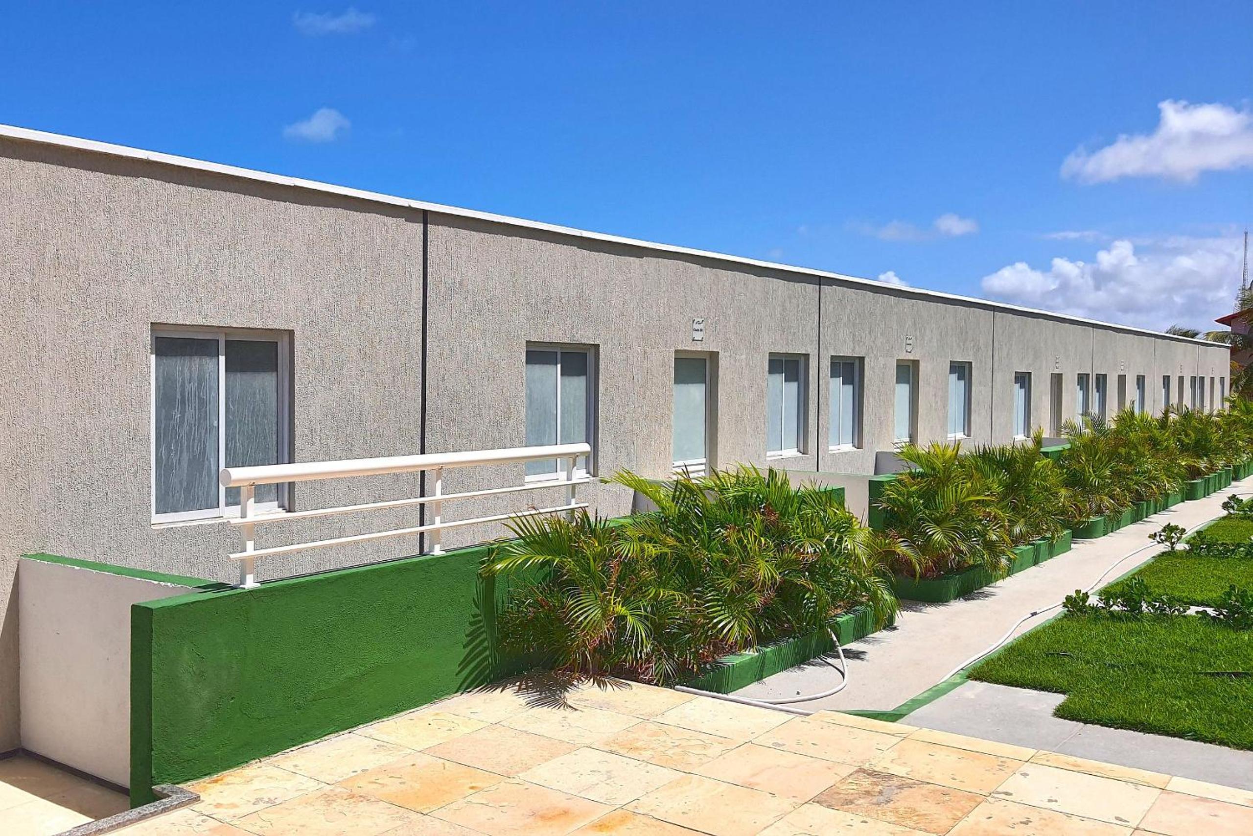 Beach Townhouses #C12 - Triplex by Carpediem