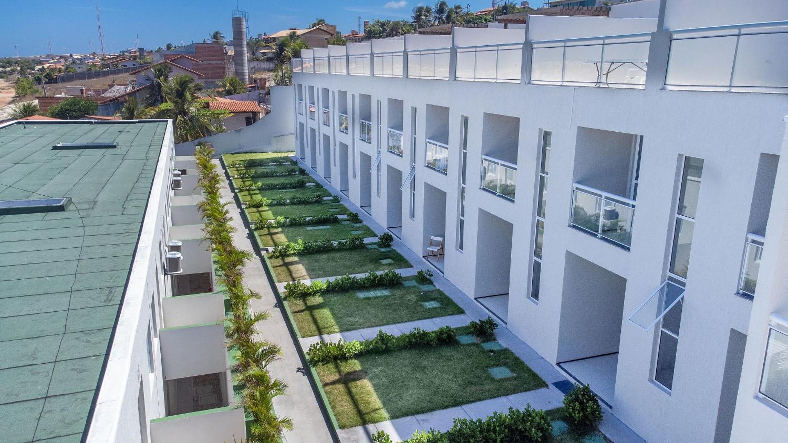 Beach Townhouses #C12 - Triplex by Carpediem