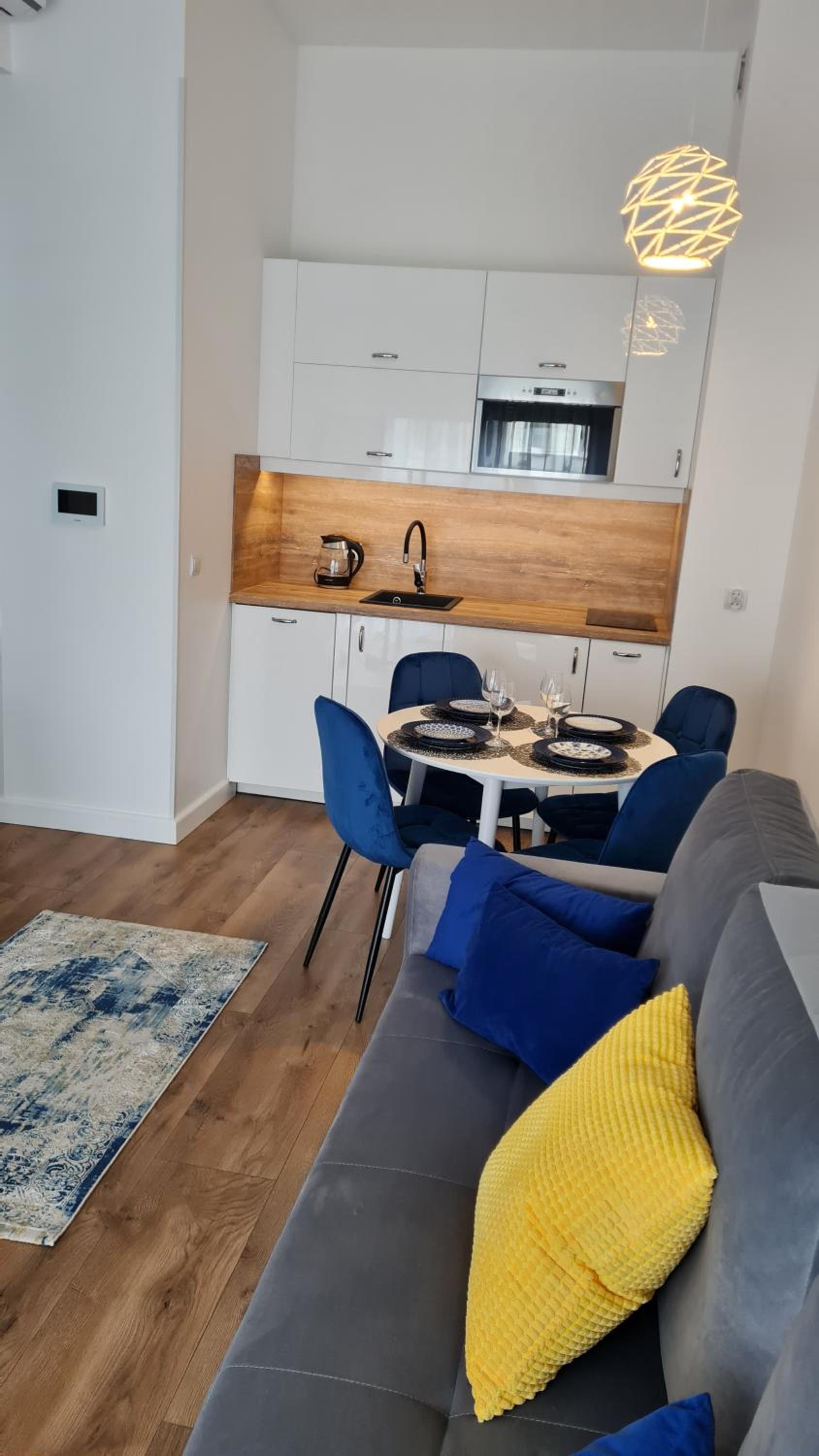 DAIRA APARTMENTs