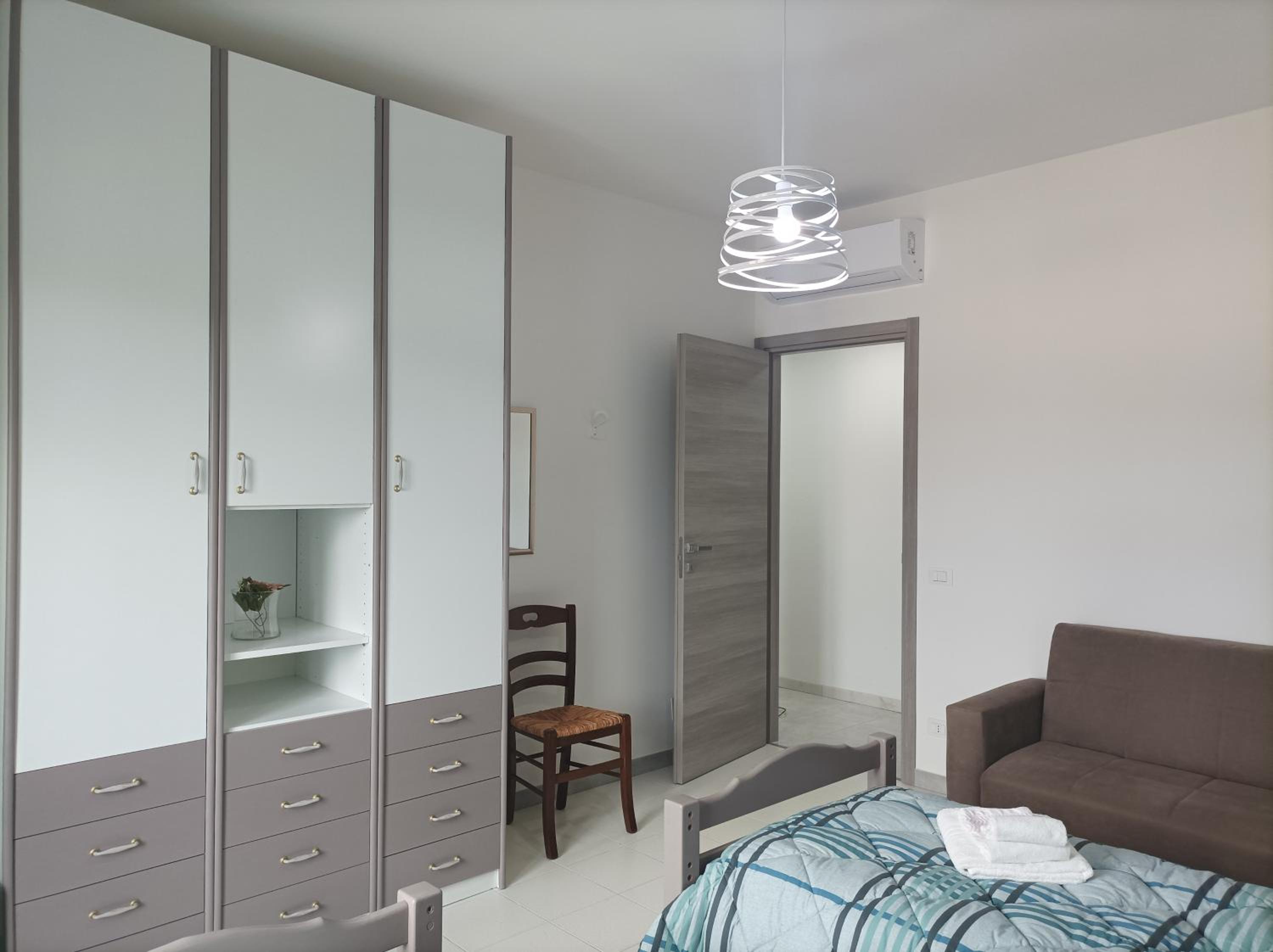 Blu loft by Salemistays, photo 16