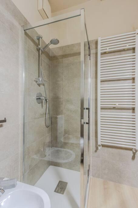Note tra le Mura en Lucca — bathroom