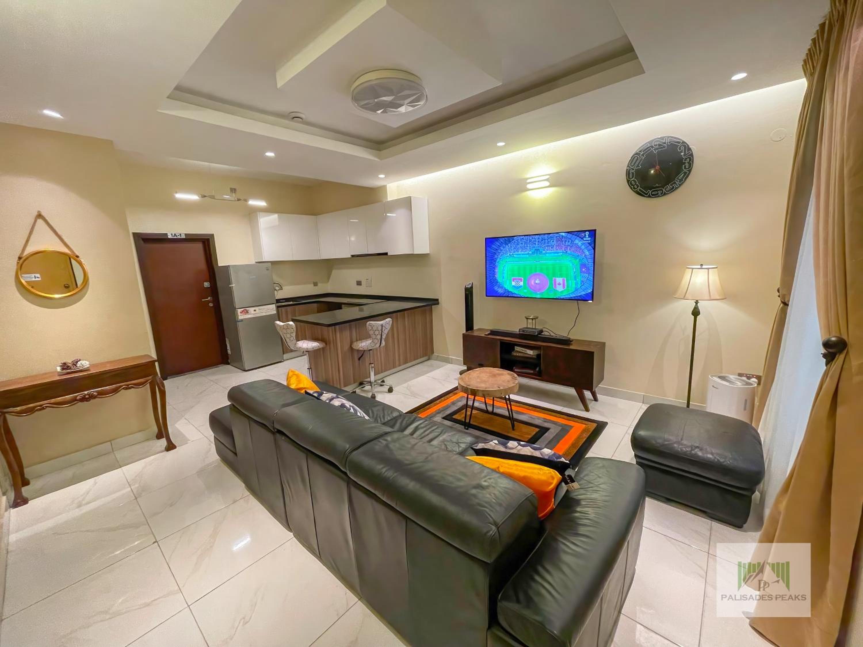 Palisades Peaks Luxury Apartments view 3