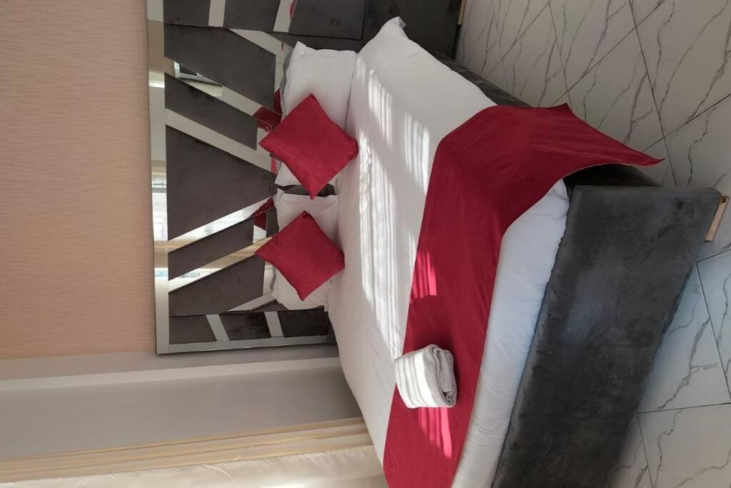 Blèu Iris Two Bedroom view 2