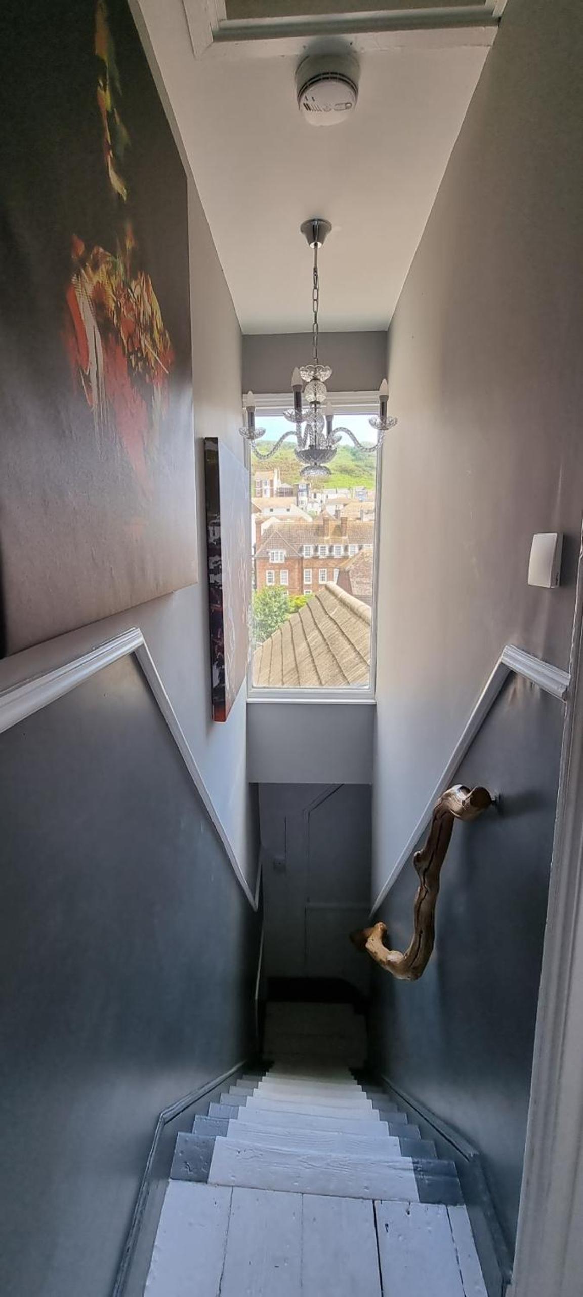The Tuck Away, Central & Spacious with Parking view 2