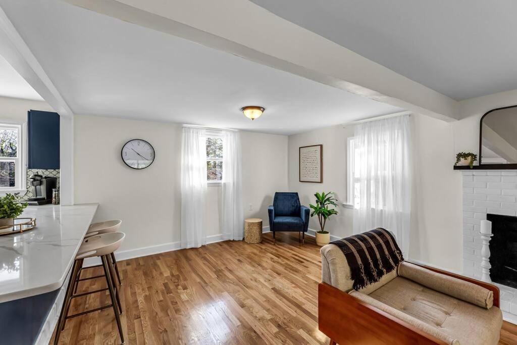 Fully Renovated 4 Bed Buena Vista House Near WFU view 2