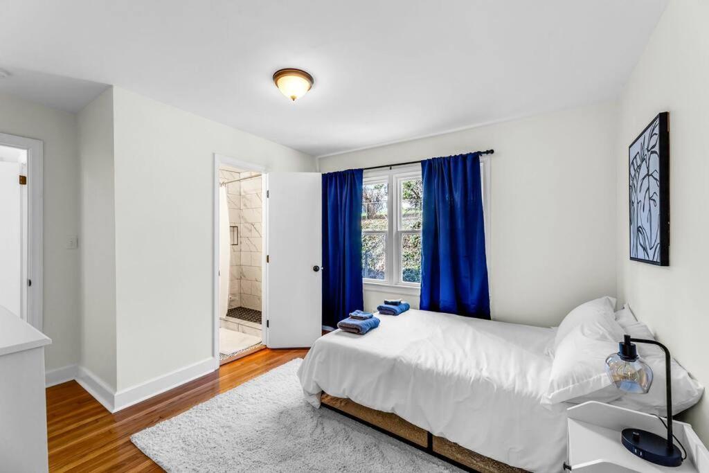 Fully Renovated 4 Bed Buena Vista House Near WFU view 5
