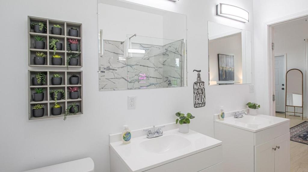 Luxury NOLA Oasis w 6 Bedrooms view 3