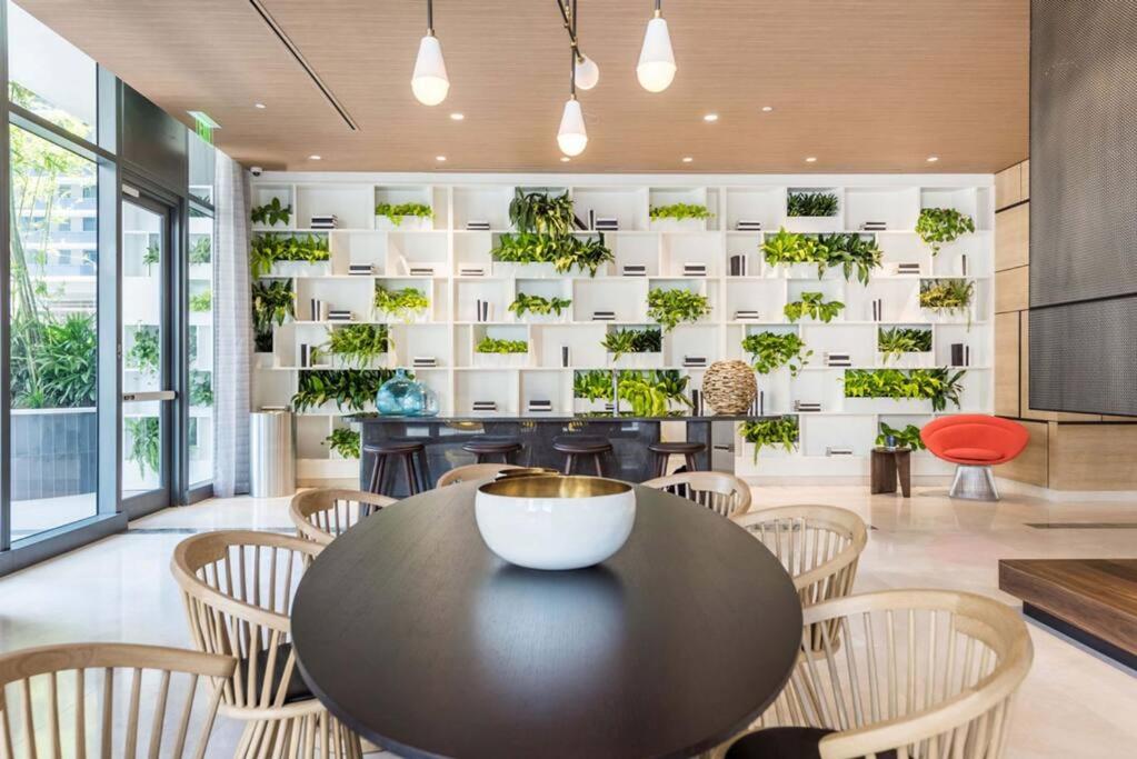 Luxurious Condo in Heart of Brickell